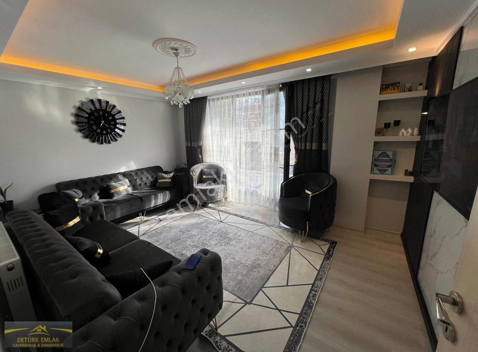 Ertürk Emlak'tan Akse Mah.'de Sığınak Üzeri 2+1 95 M2 Daire