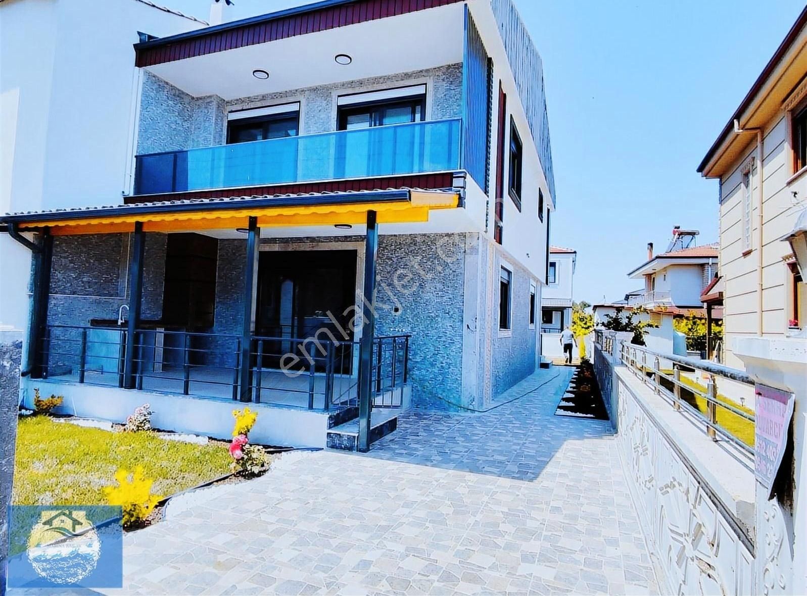 Marinadan Özel Tasarım Lüks Villalar (fırsat)