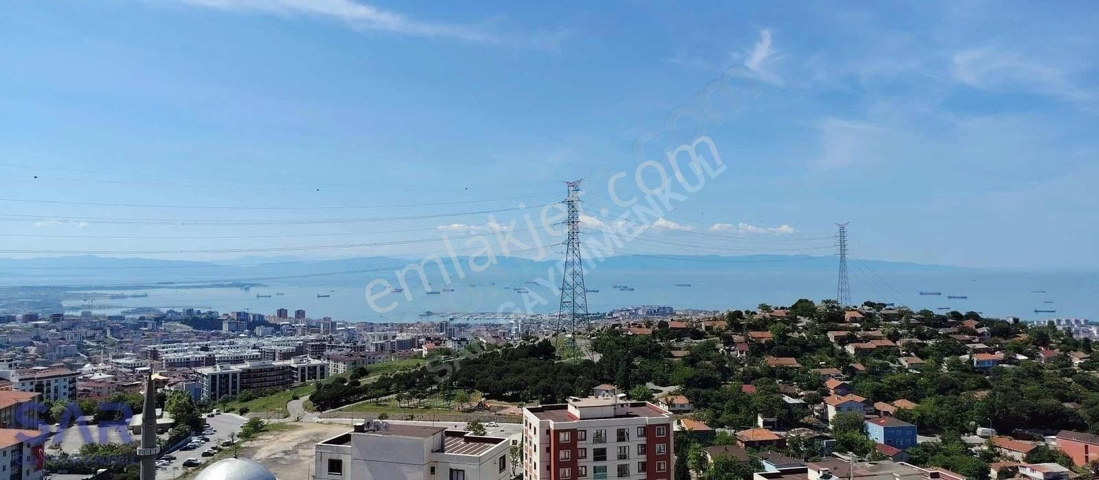 Site İçerisinde Deniz Manzaralı Geniş 3+1 Kiralık Daire !