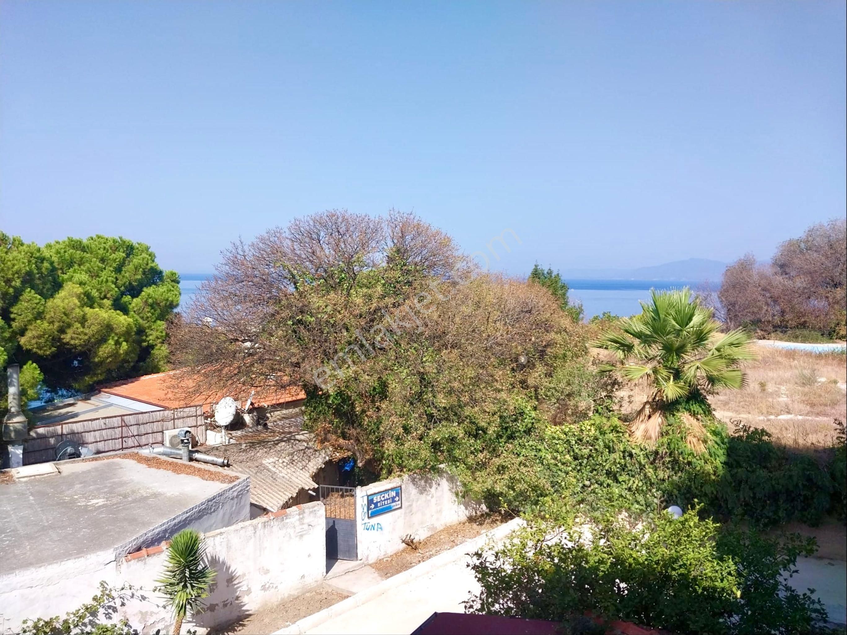Kadınlar Denizinde Denize 50 M 2+1 Daire