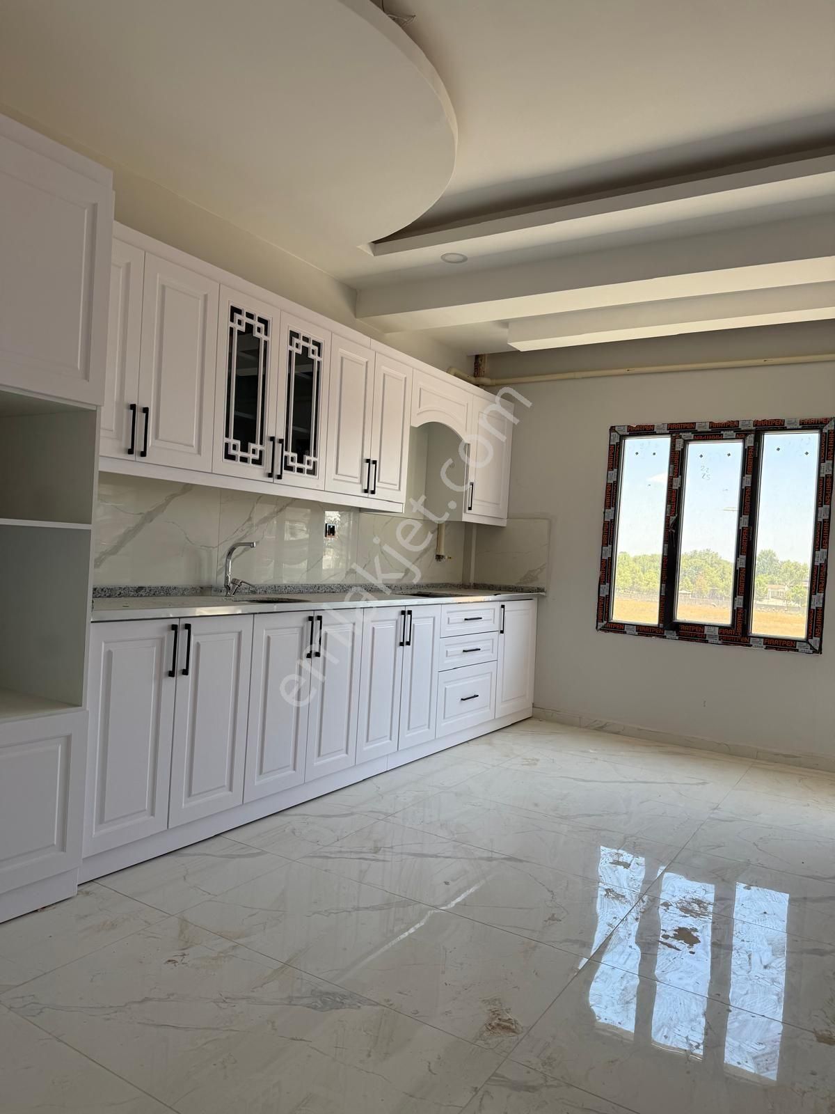 Sahra Emlaktan Yenikent Toki Site İçinde Kiralık Lüx Sıfır Daireler