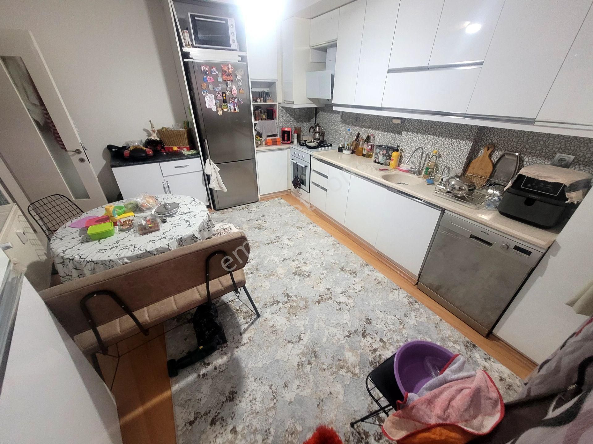 Akkonak Mahallesi'nde Fatih Caddesi'nde -cadde Üzeri Bina