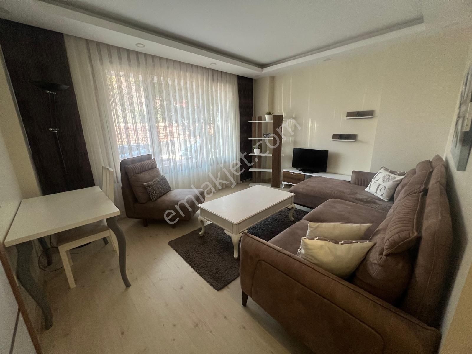 Ulus’ta Anahtar Teslim Eşyalı 1+1 Daire