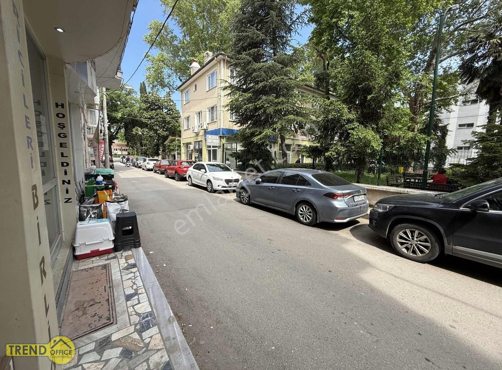 Hürriyet Merkezde 2 Katlı 90m2 Kiralık Dükkan