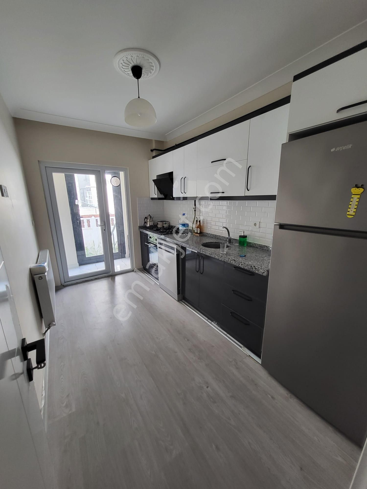 Bandırma 600 Evler Mh De 4 Yaşında 2+1 Bahçeli Satılık Daire