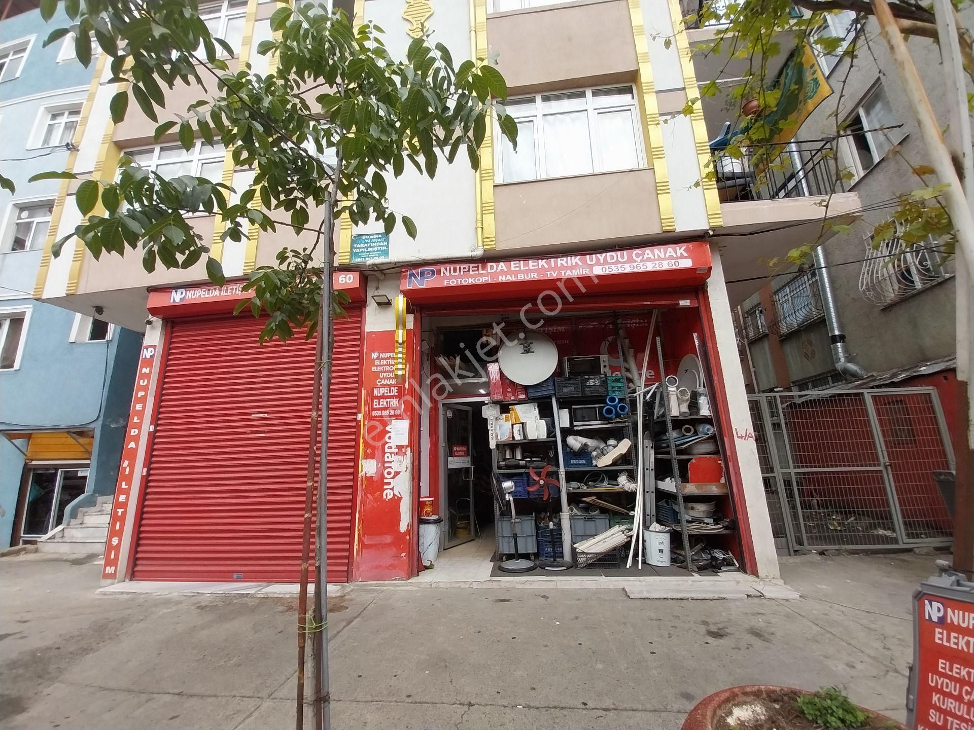 İstanbul Beyoğlu Hacıahmet'de Depo İle Satılık Dükkan