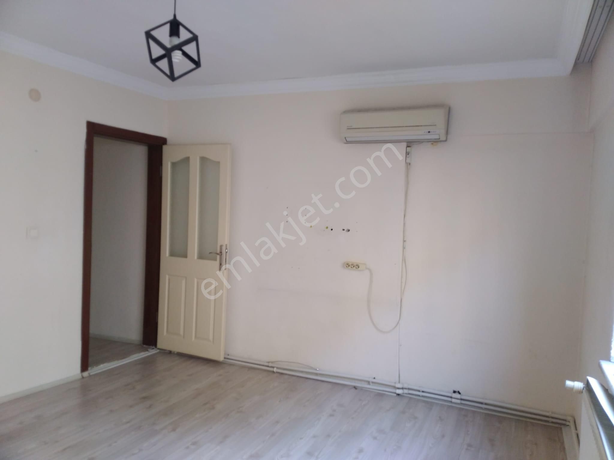 Pelitlibağda Satılık 2+1 Ara Kat Daire