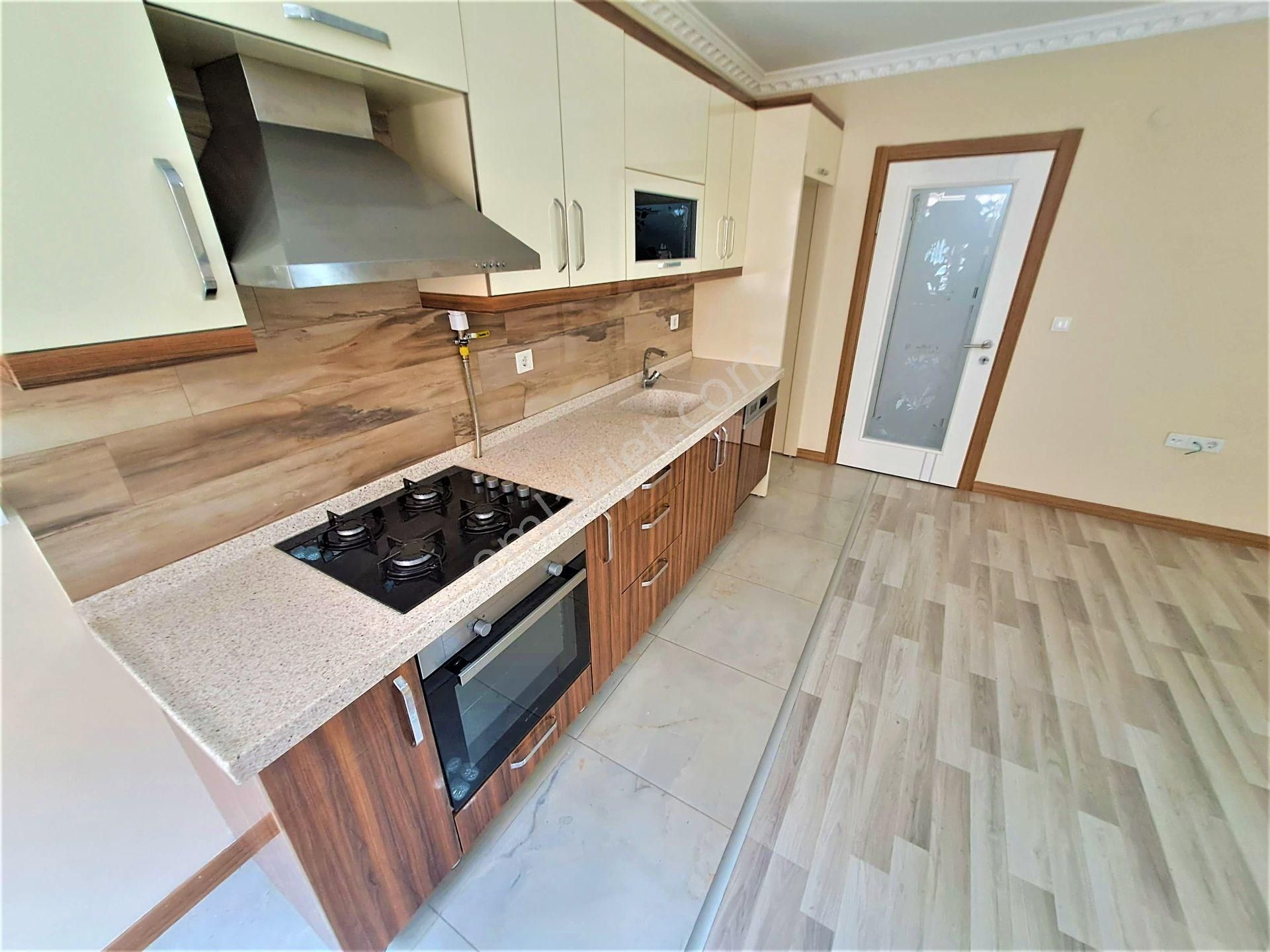 Akçay'da Alfa Gayrimenkul'den Ara Kat Cam Balkonlu Asansörlü 2+1 Daire