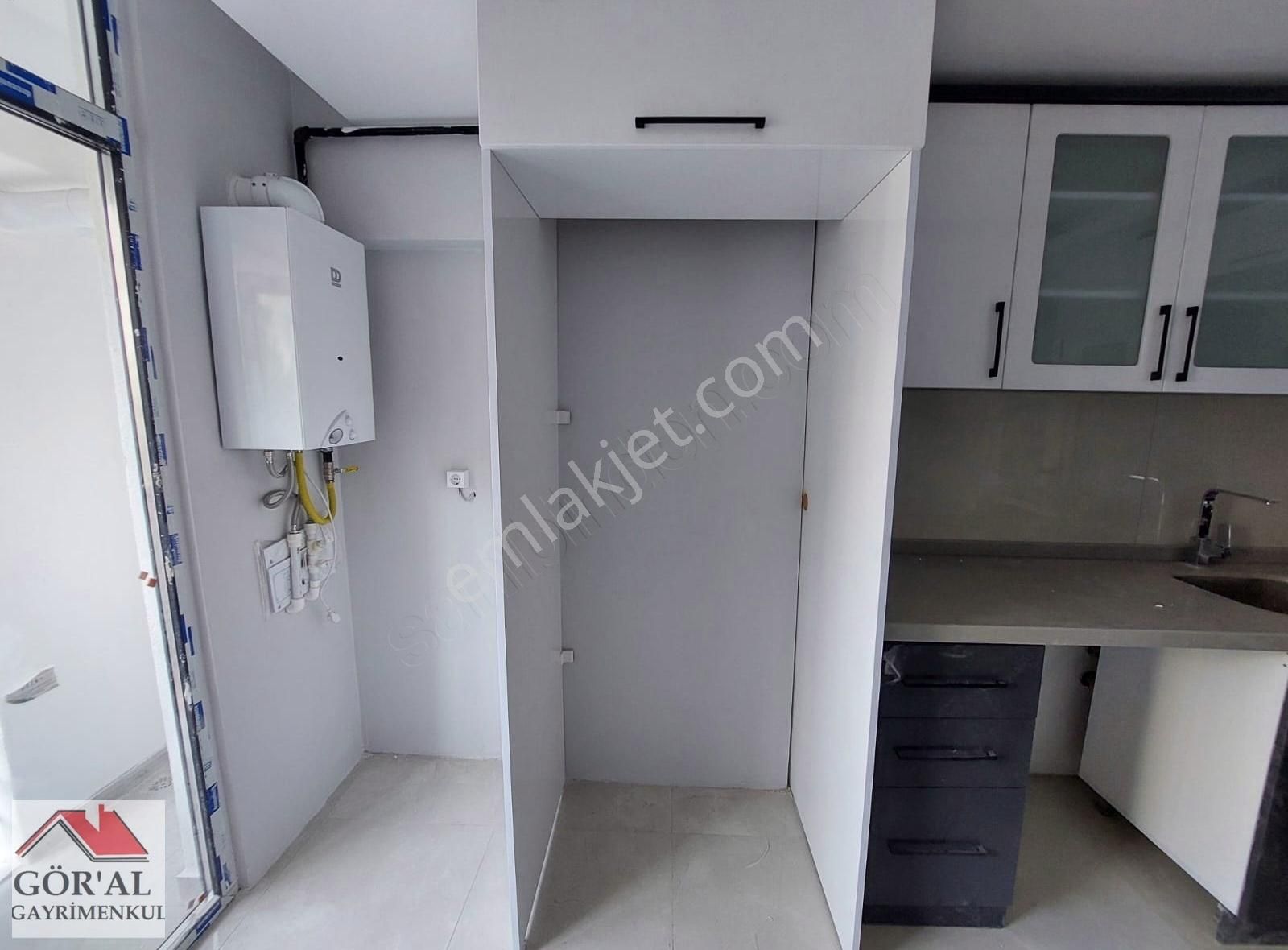 Acill Yeni Sıfır Binada 2.kat 1+1 2 Balkonlu Göral Emlak