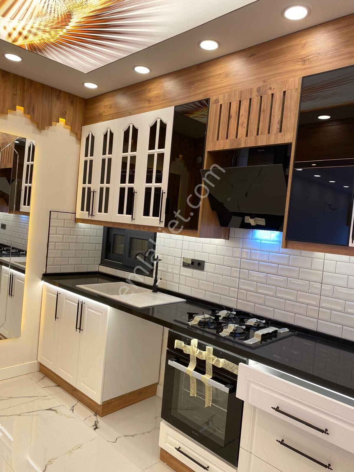Asil`den Poligon Cadde Üzeri Full Tadilatlı 3+1 Satılık