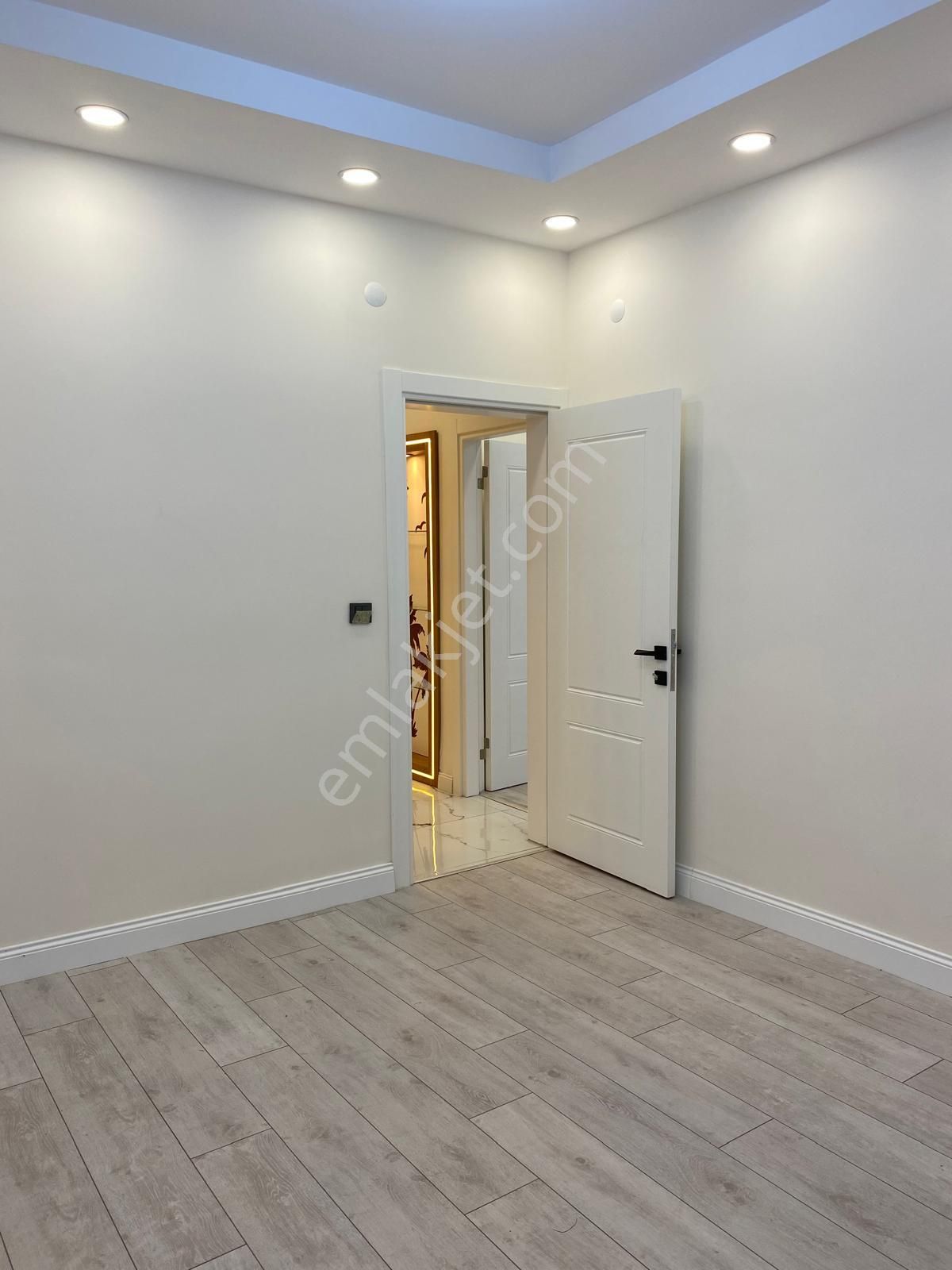 Asil`den Poligon Cadde Üzeri Full Tadilatlı 3+1 Satılık - Görsel 8