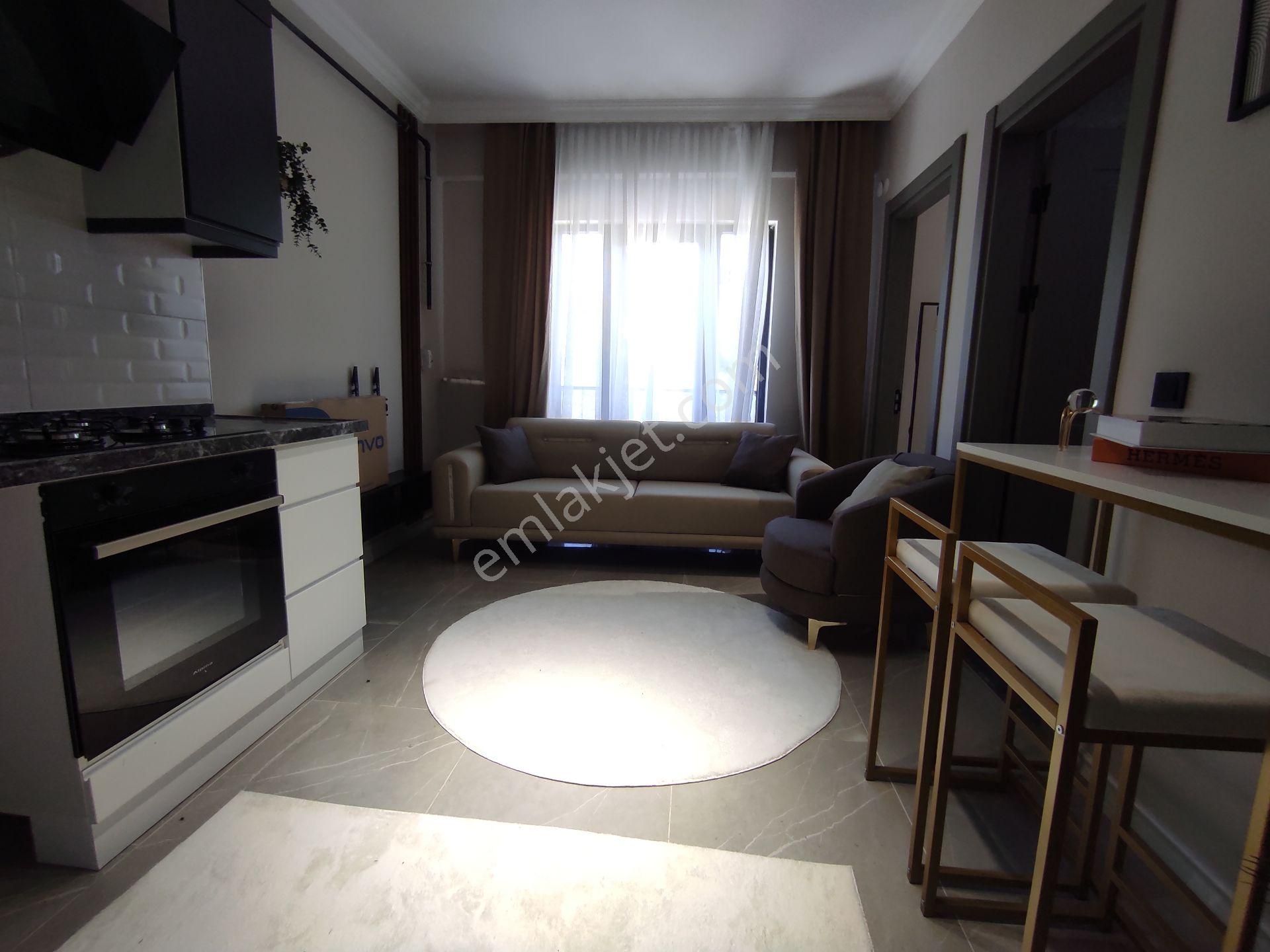Truva // Uğur Gök Ten Lüx Eşyalı Ara Kat 1+1 Daire