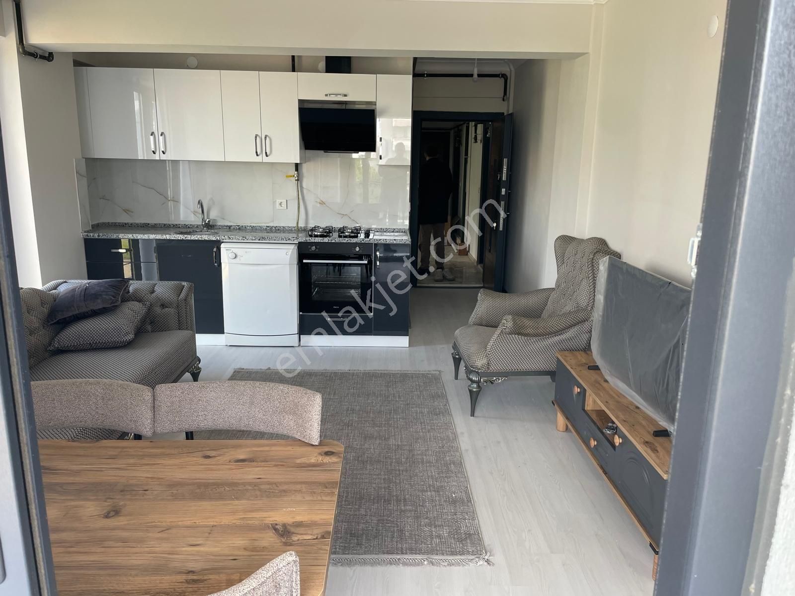 İzmir Aliağa Ekka Emlak Tan Yeni Mah. 1+1 Eşyalı Kiralık