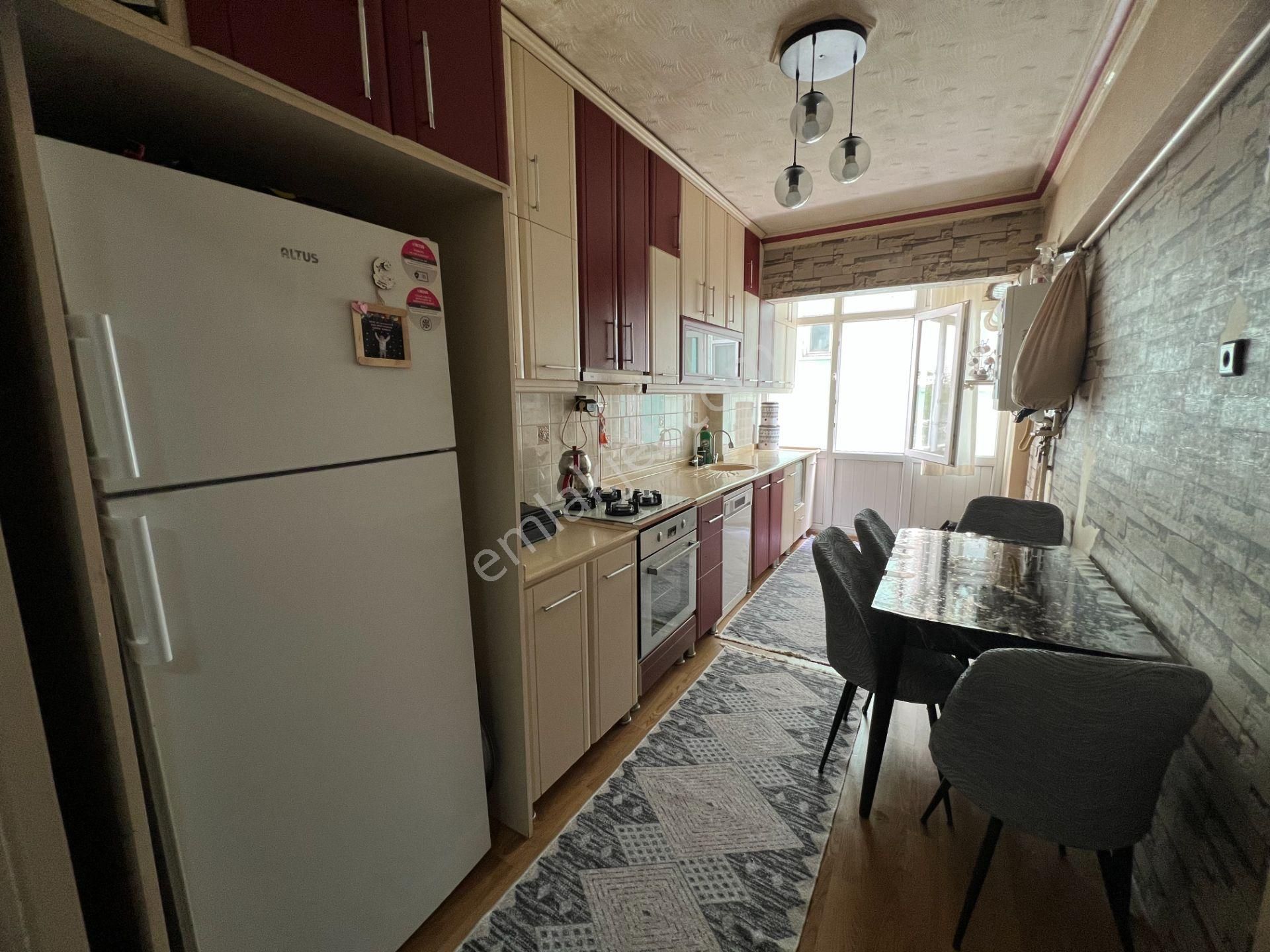 Cihandan Demetevler De Metro Yakını Teras Balkonlu 3+1 Daaire - Görsel 5