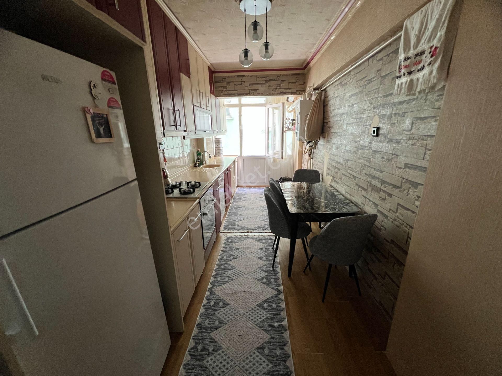 Cihandan Demetevler De Metro Yakını Teras Balkonlu 3+1 Daaire - Görsel 6