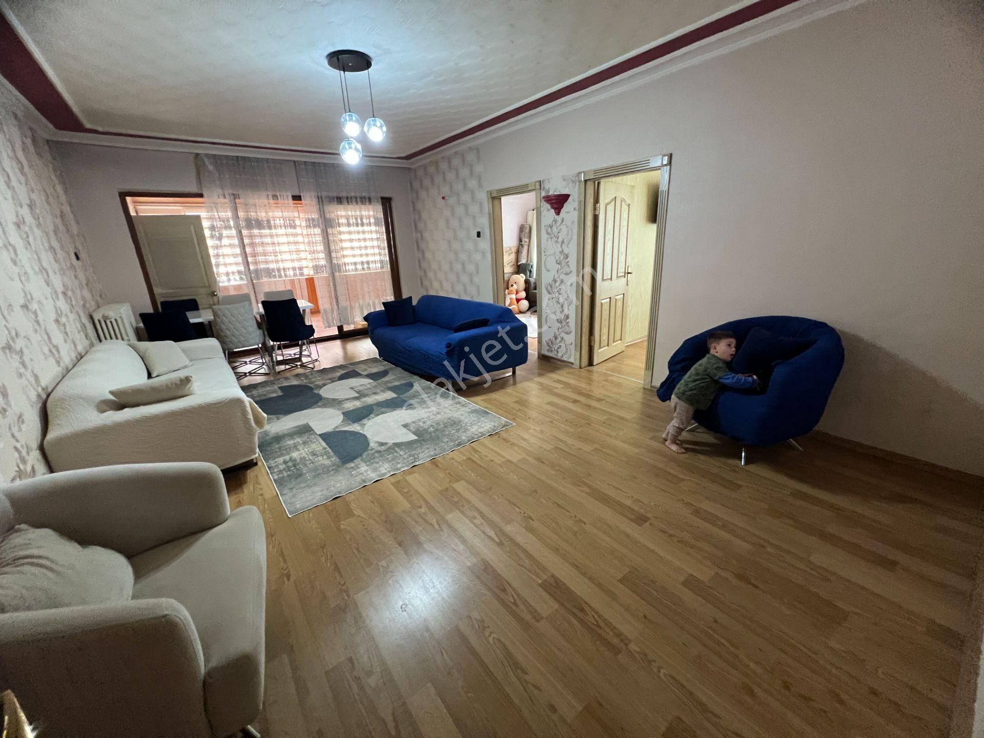 Cihandan Demetevler De Metro Yakını Teras Balkonlu 3+1 Daaire - Görsel 8