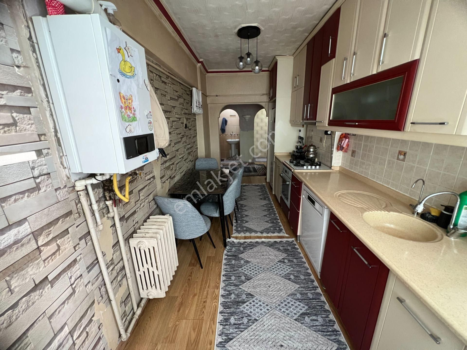 Cihandan Demetevler De Metro Yakını Teras Balkonlu 3+1 Daaire - Görsel 3