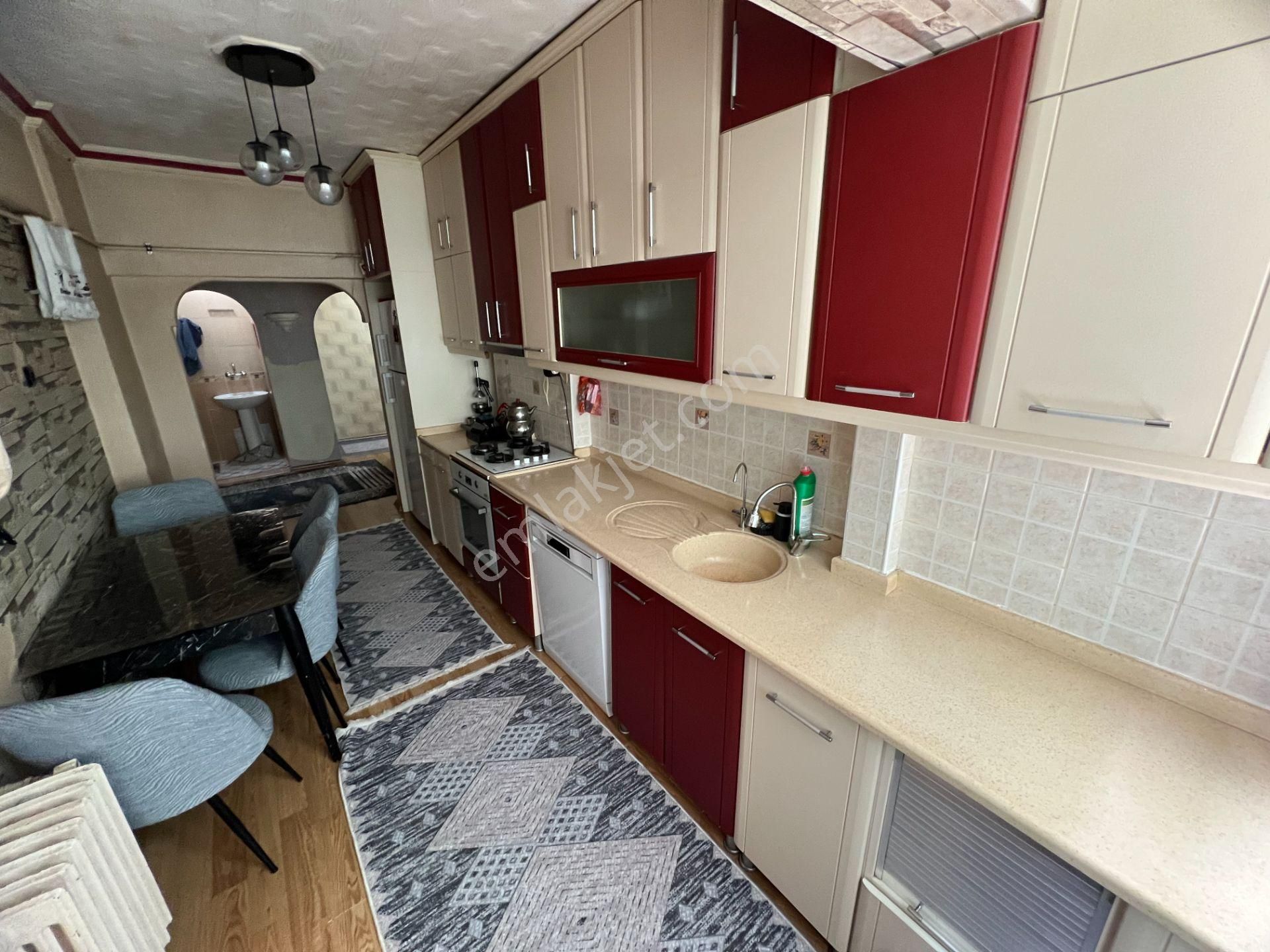 Cihandan Demetevler De Metro Yakını Teras Balkonlu 3+1 Daaire - Görsel 2