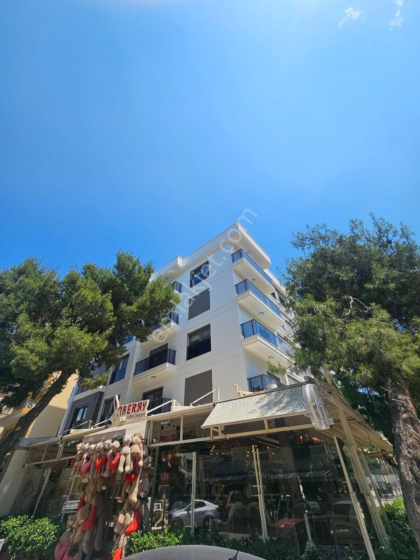 Küçükparkta Eşyalı Yeni Bina Otoparklı Balkonlu Doğalgaz + Klima