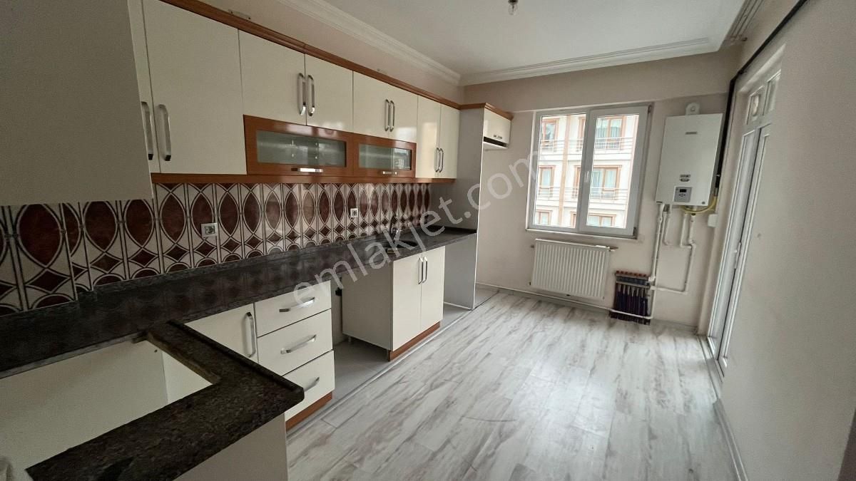 Fenese Mah. Cadde Üzeri 3+1 Uygun Fiyatlı Satılık Daire