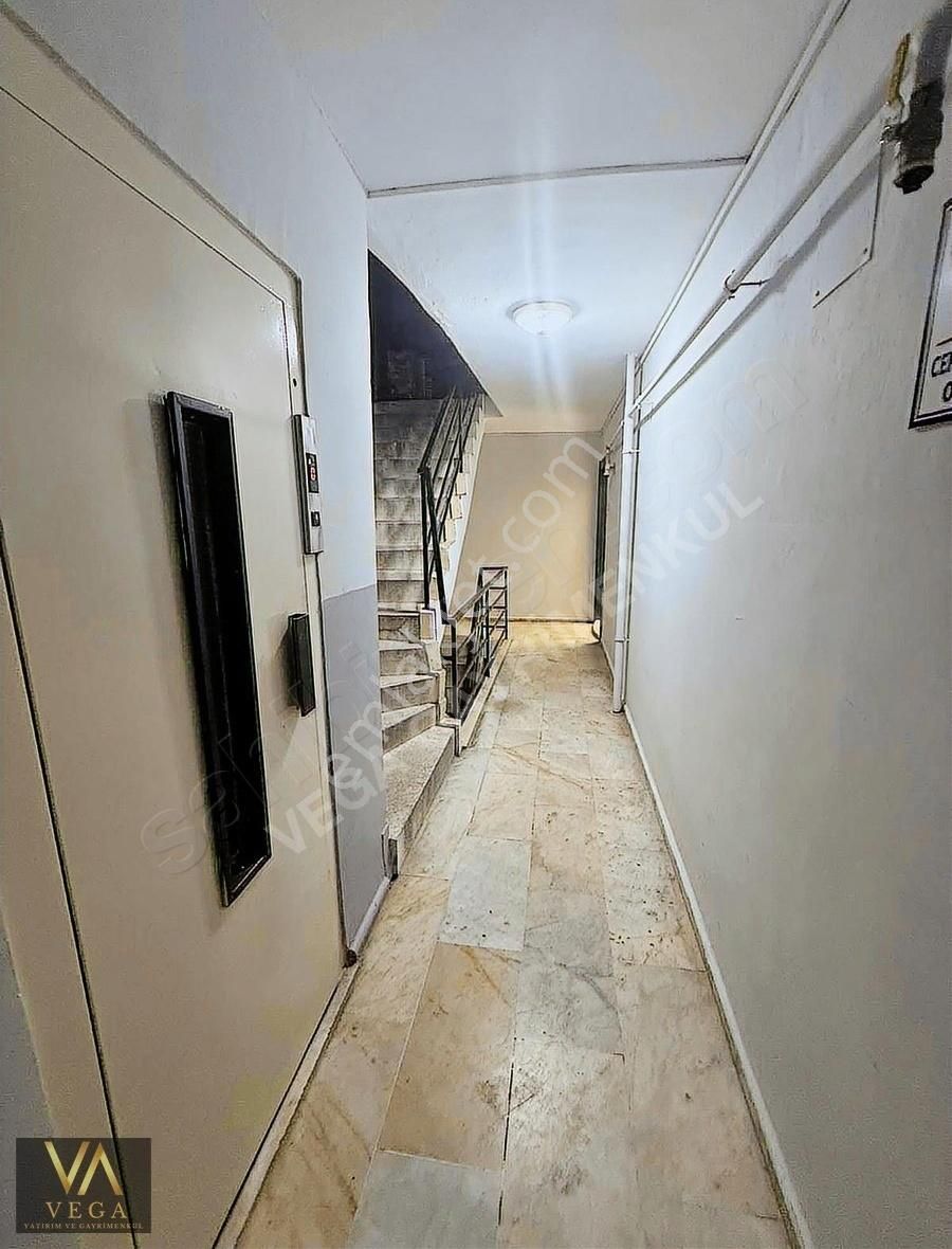 Vega Gayrimenkulden Çarşıda 3+1 Geniş Daire