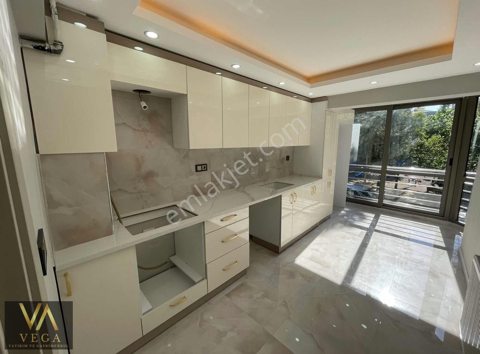 Vega'dan 75.yıl'da Satılık Full Lüks Önü Açık Arakat 3+1 Daire