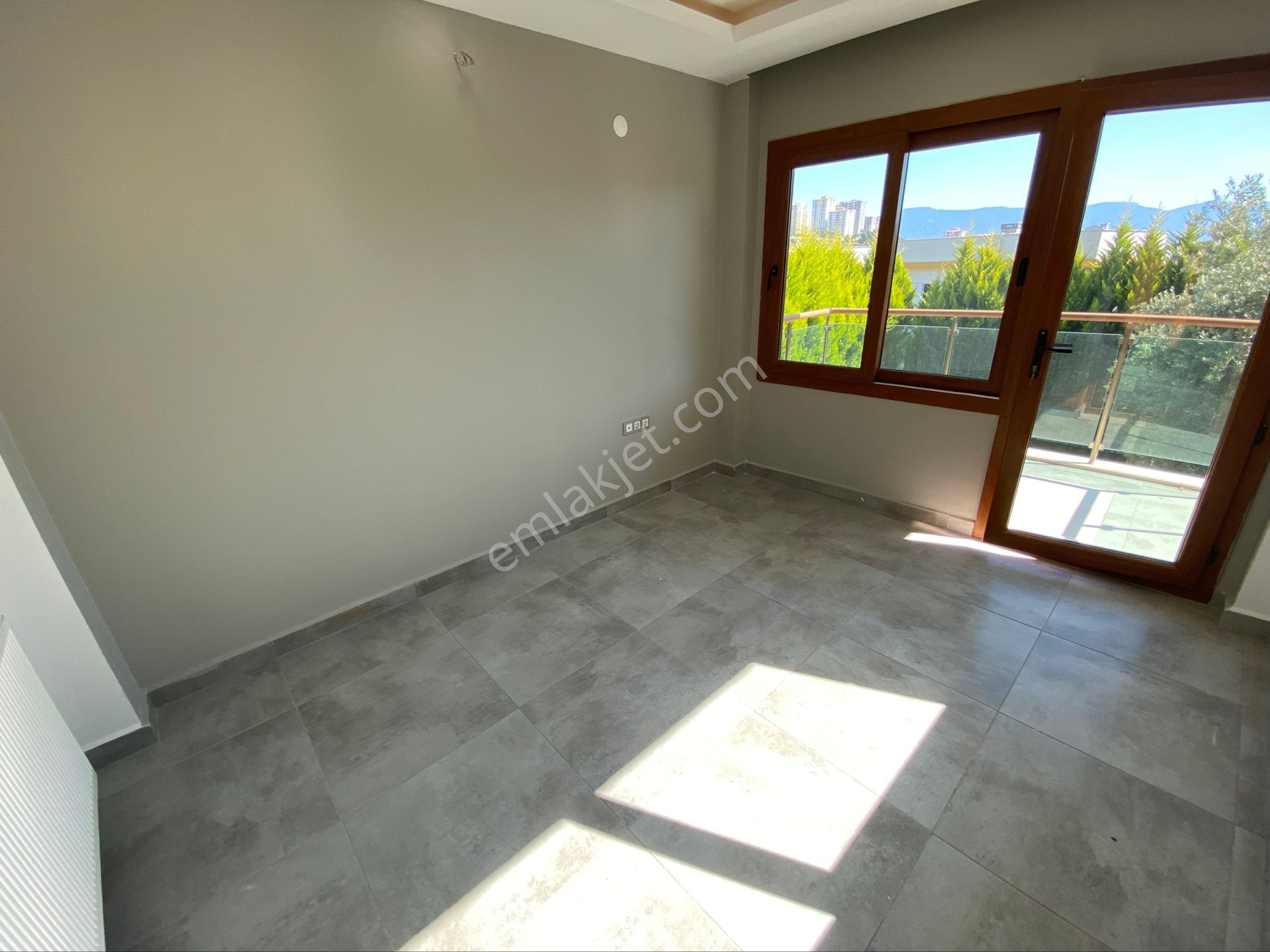Kuşadası’nda Deniz Manzaralı Asansörlü Lüks Villa - Görsel 21