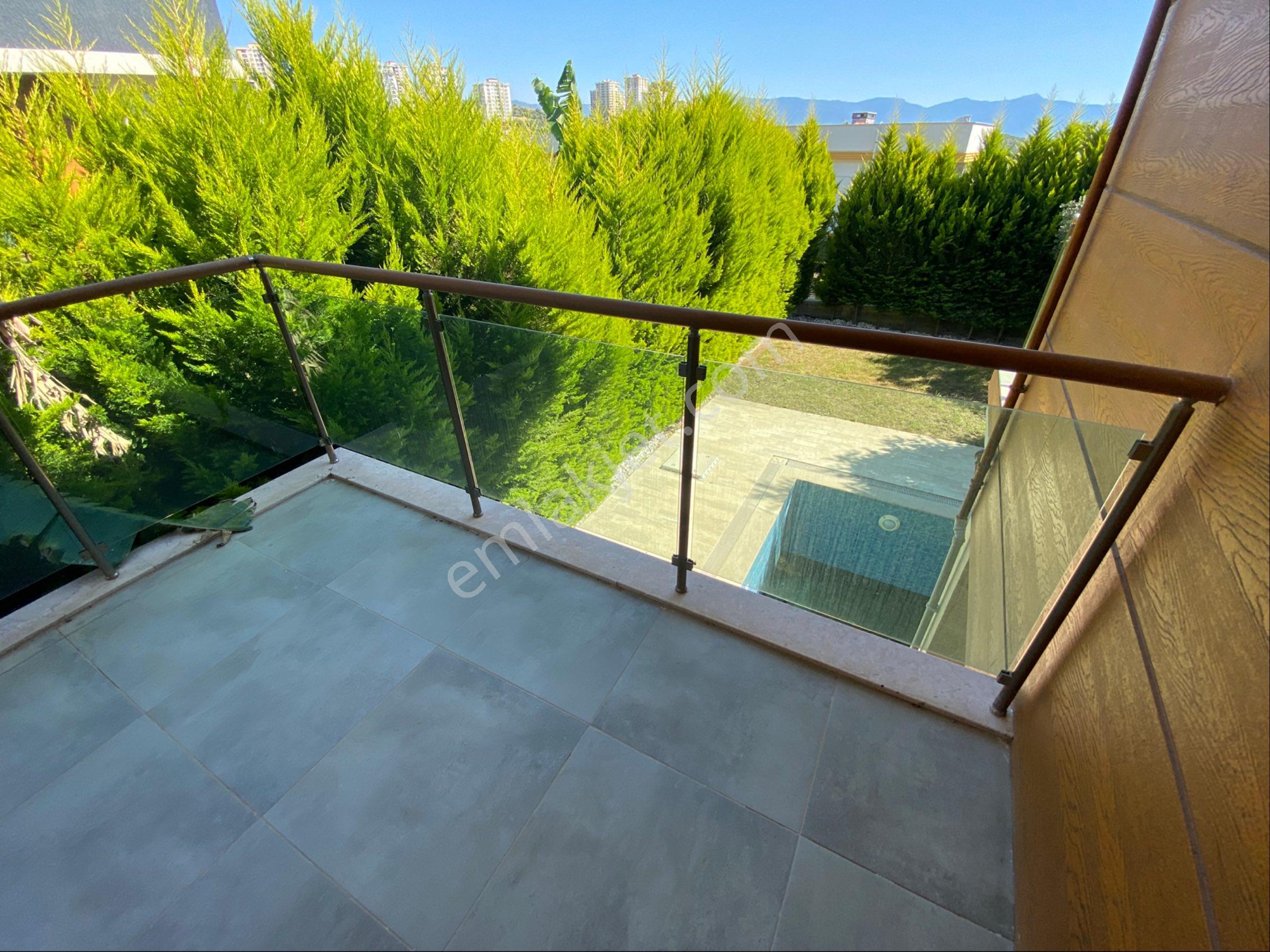 Kuşadası’nda Deniz Manzaralı Asansörlü Lüks Villa - Görsel 20