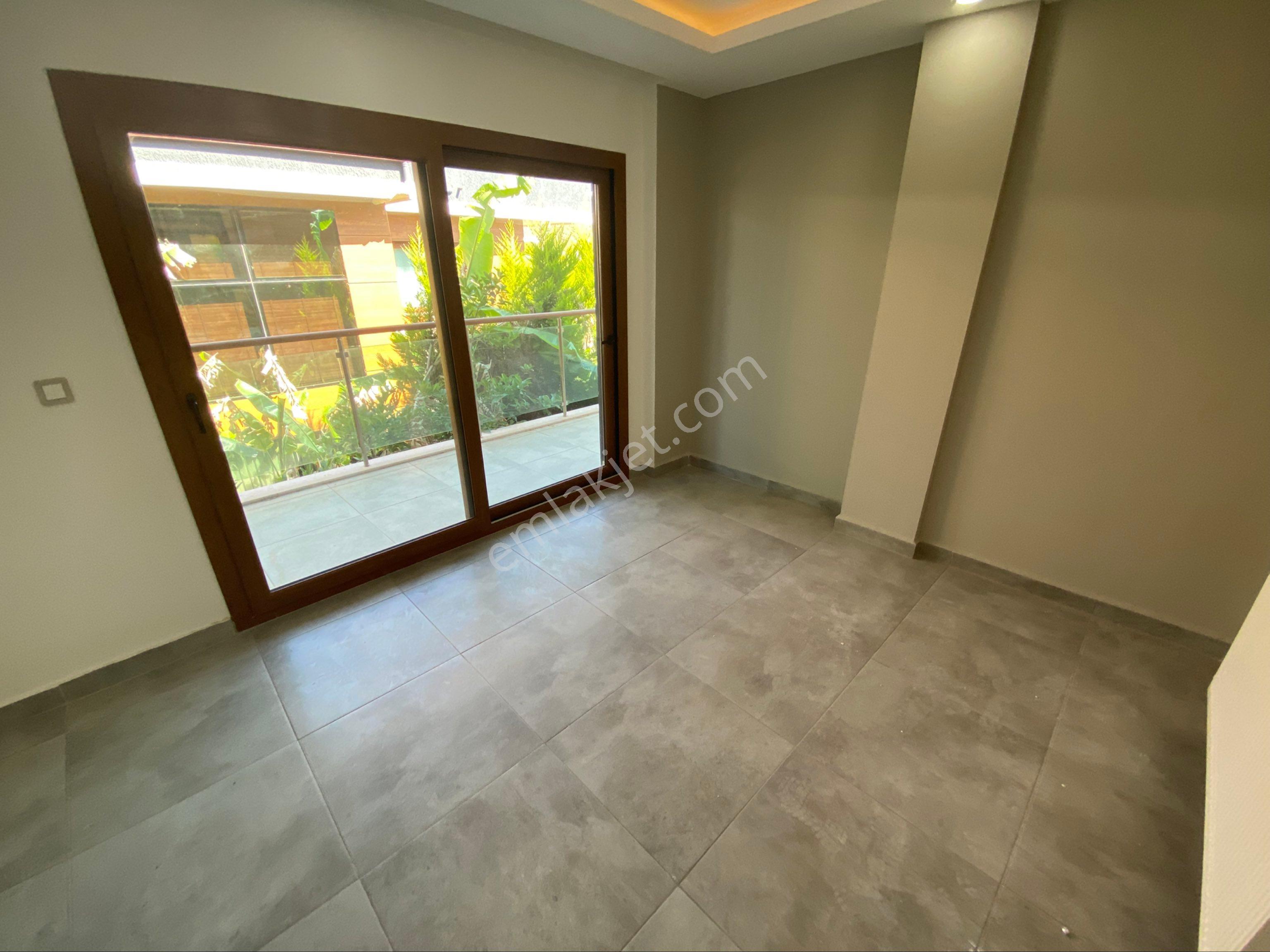 Kuşadası’nda Deniz Manzaralı Asansörlü Lüks Villa - Görsel 17