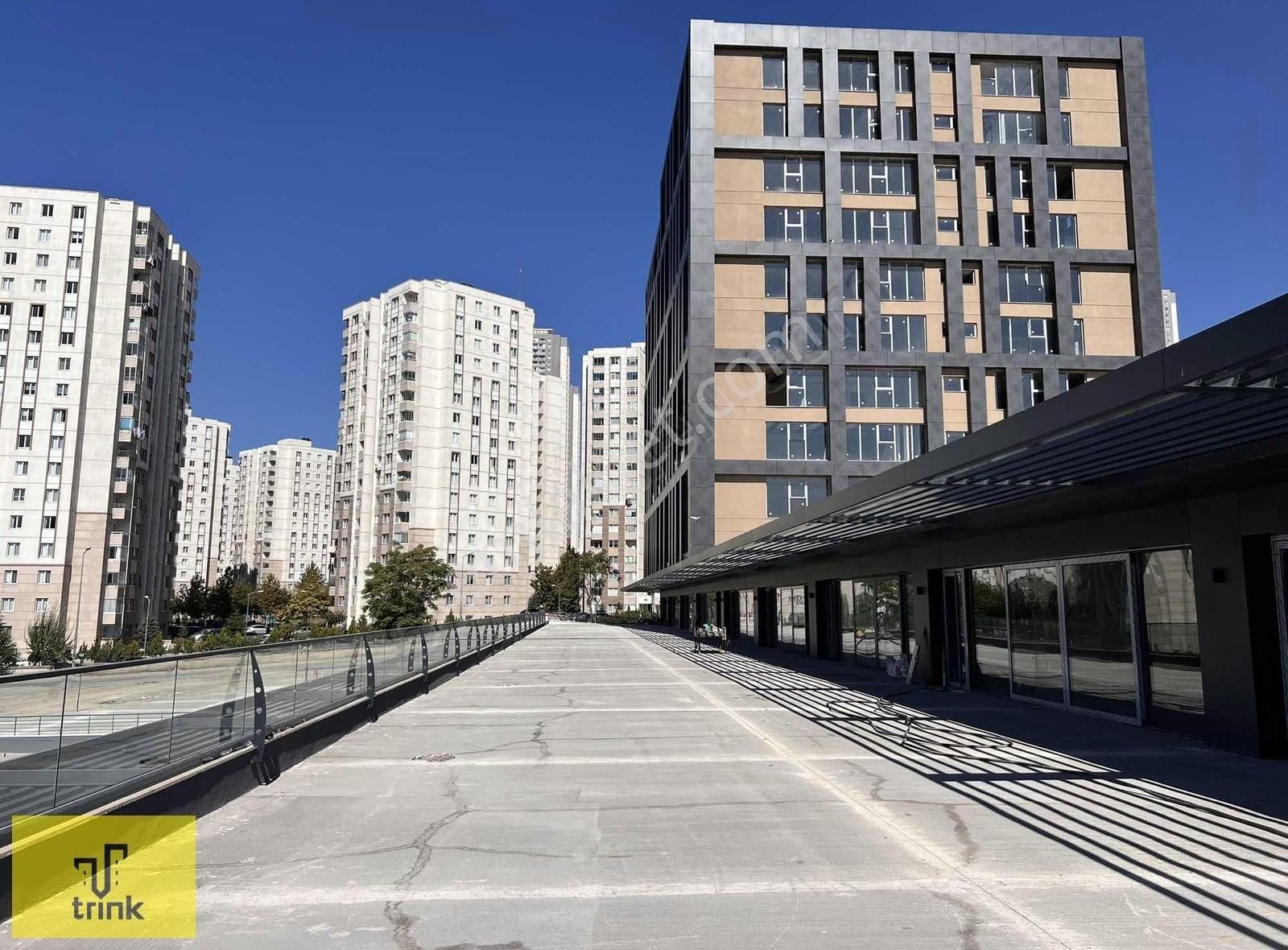 Trınk Yatırım'dan Merkezde Oto Galeri Dükkanı - Görsel 3