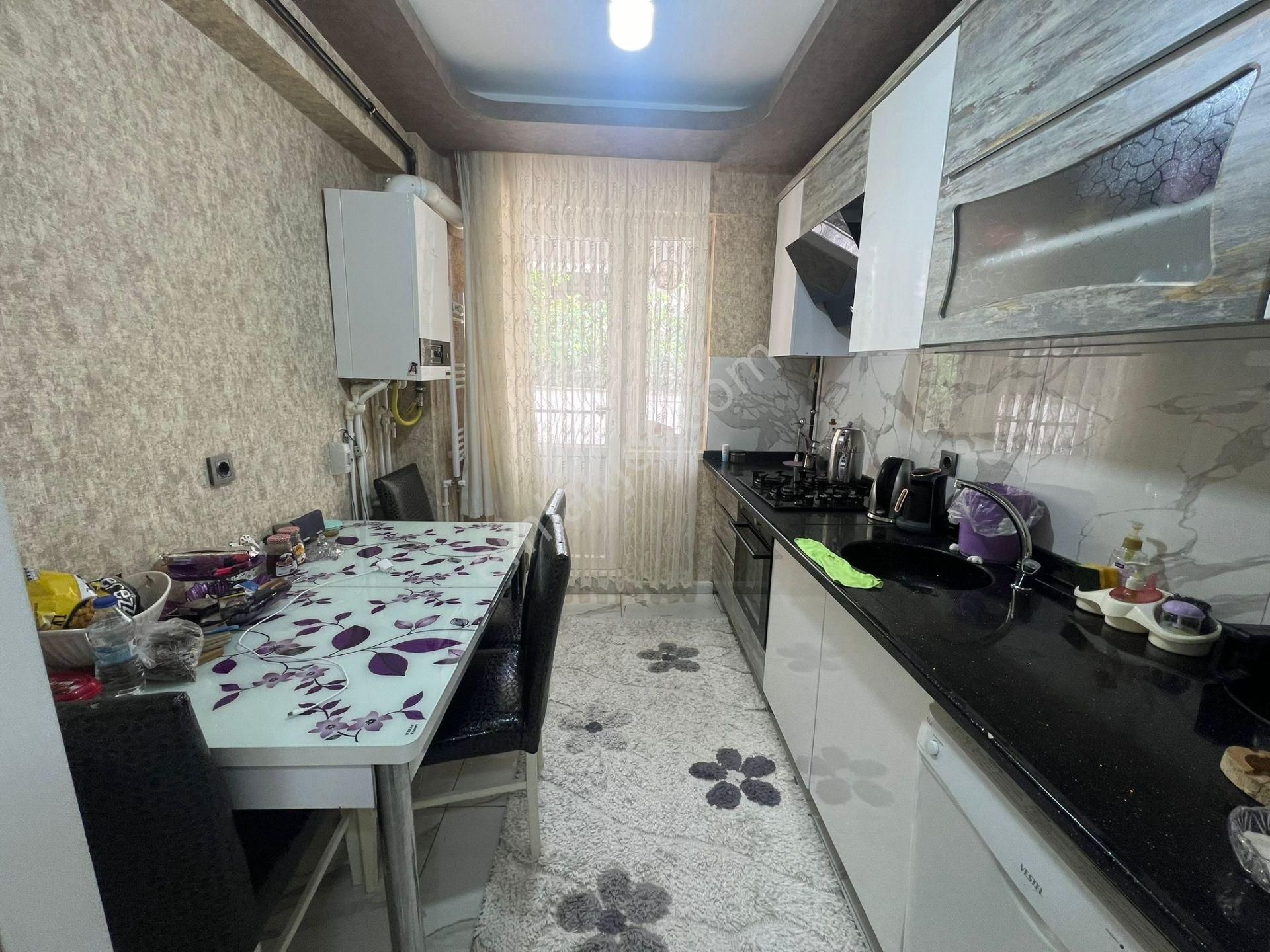 Bilgen Vatan'dan Uyanış Merkez'de Metro Yakını Masrafsız Yeni Bina Asansörlü 2+1