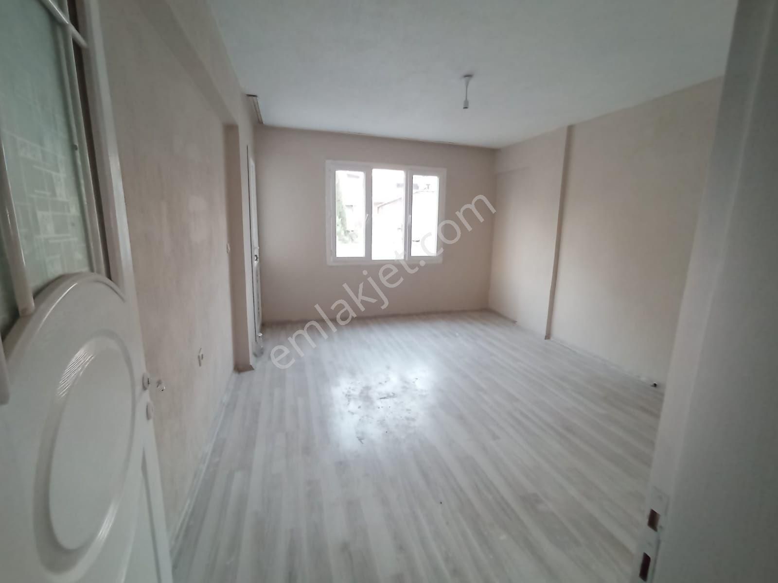 Karabağlar Devrim Mah. 95 M2 2+1 Kiralık Ev