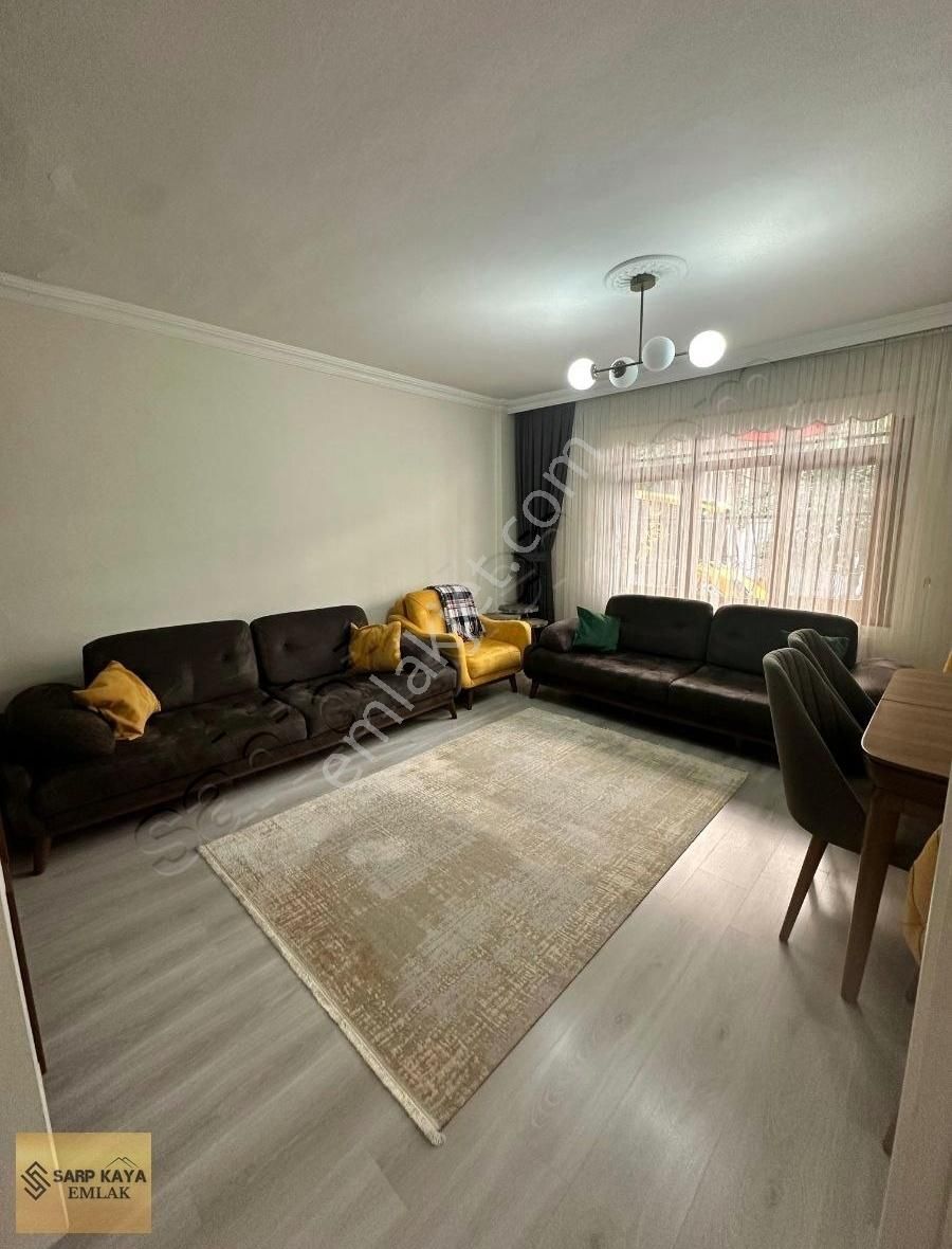 Kağıthane Nurtepe'de Satılık 2+1 İçi Komple Yenilenmiş Daire
