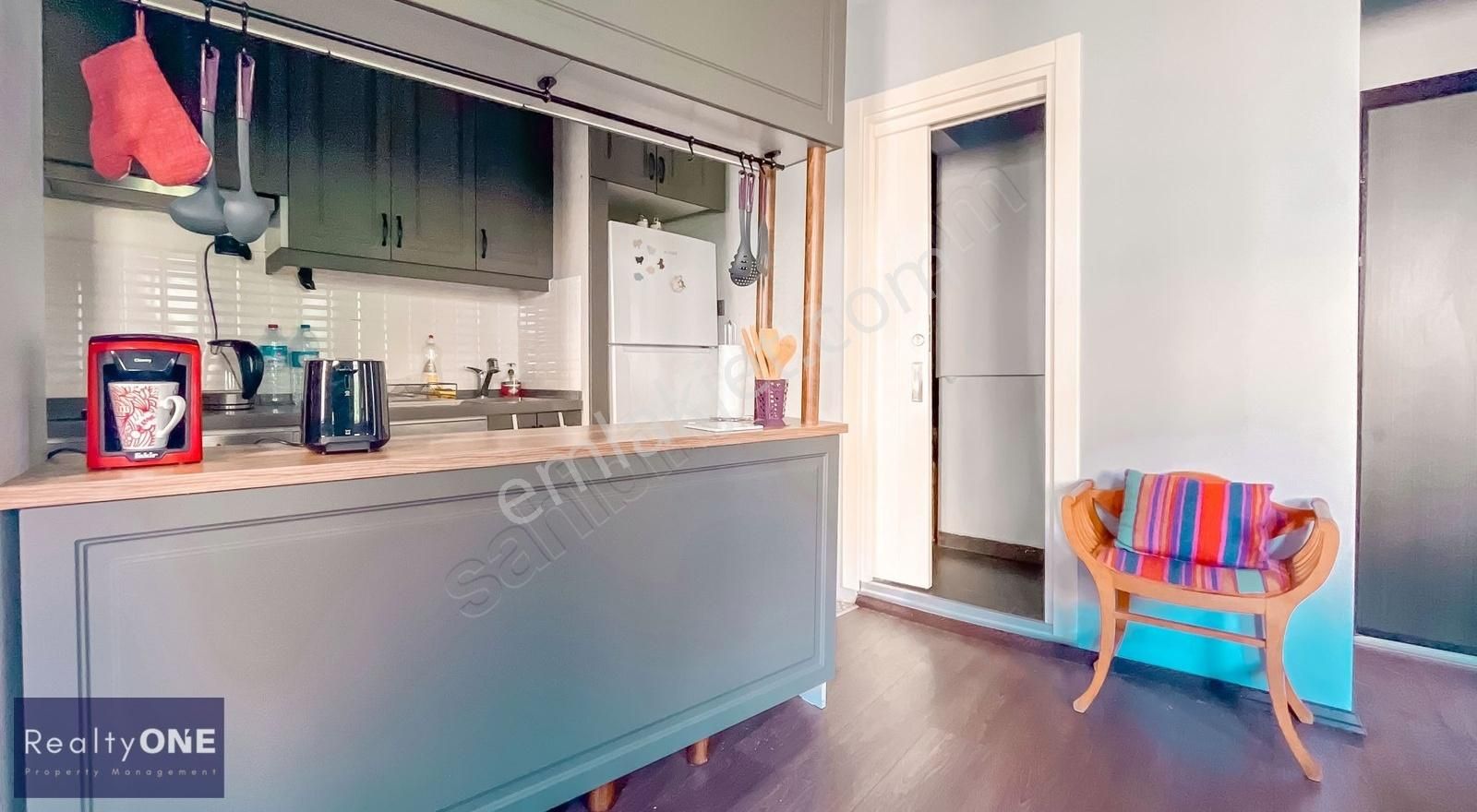 R-one Cihangir'de Eşyalı Komple Yenilenmiş 1+1 Kiralık Daire-eng