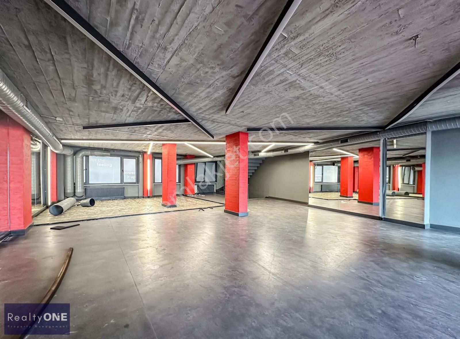 R-one Kabataş 3katlı 460m2 Cadde Üzeri Geniş Kiralık İş Yeri