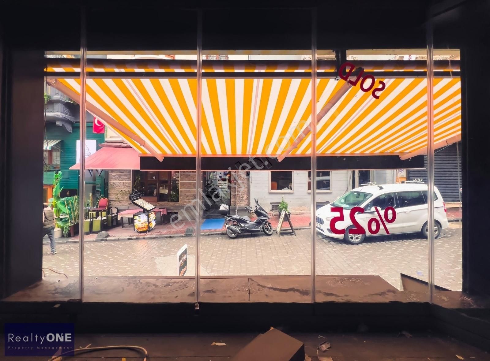 R-one Beyoğlu İstiklal Dibi Süper Konum 75m2 Kiralık Dükkan-eng