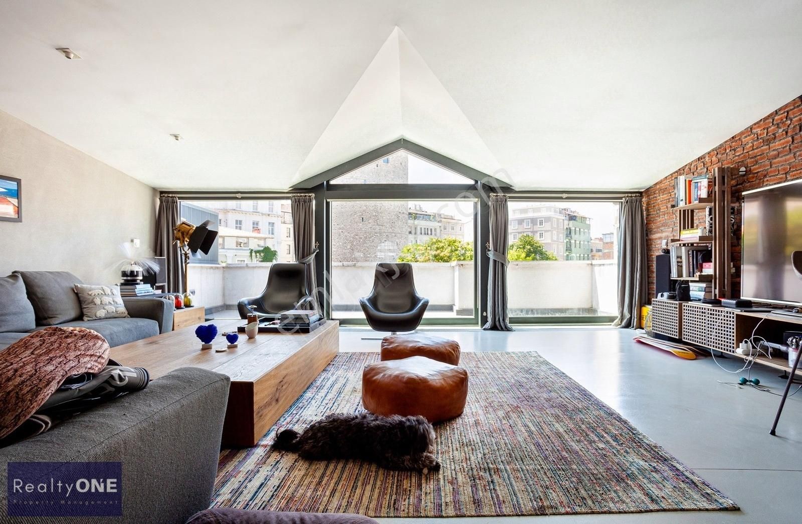 R-one Beyoğlu Balkon'dan Galata Ve Deniz Manz Satılık Daire-eng