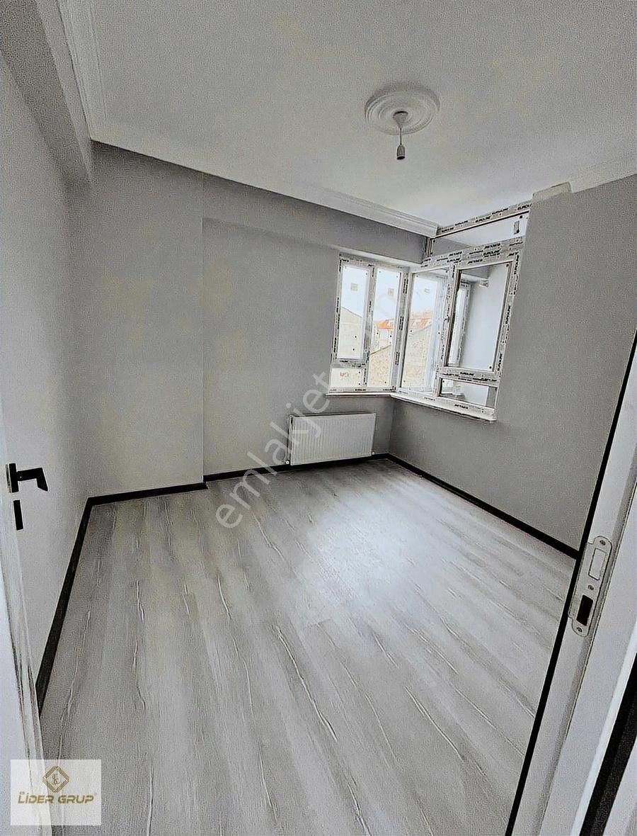 Zafer Mahallesi Satılık 2+1 Daire - Görsel 12