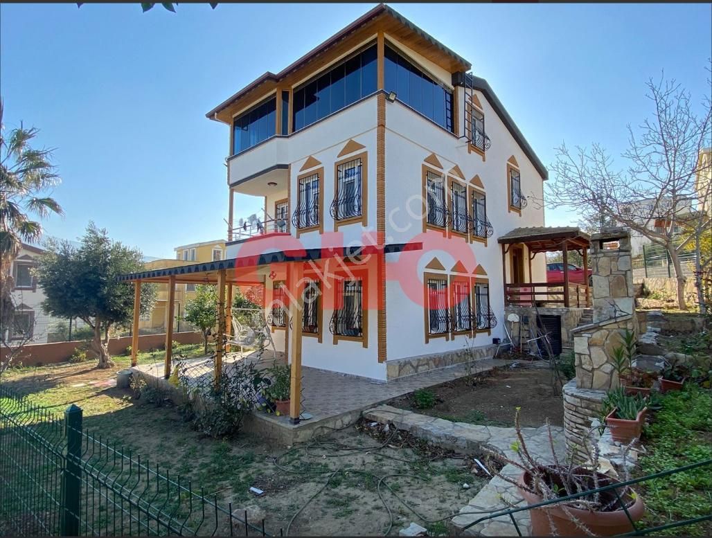 Meslek Yüksekokul Çevresinde İskenderun Manzaralı Site İçi Tripleks Villa