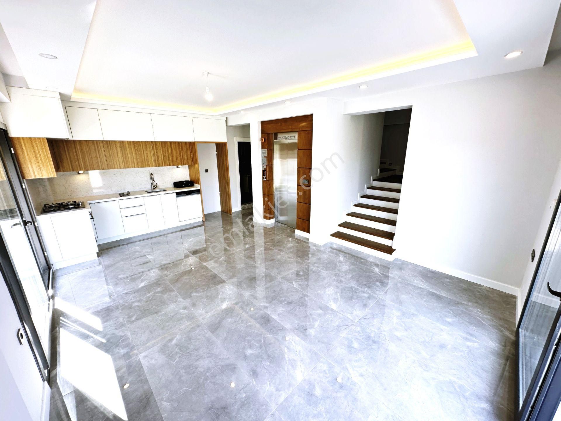 🔴ayanoğlundan Gürede Deniz Ve Dağ Manzaralı Asansörlü Modern Tasarımlı Satılık 4+1 Villa - Görsel 4