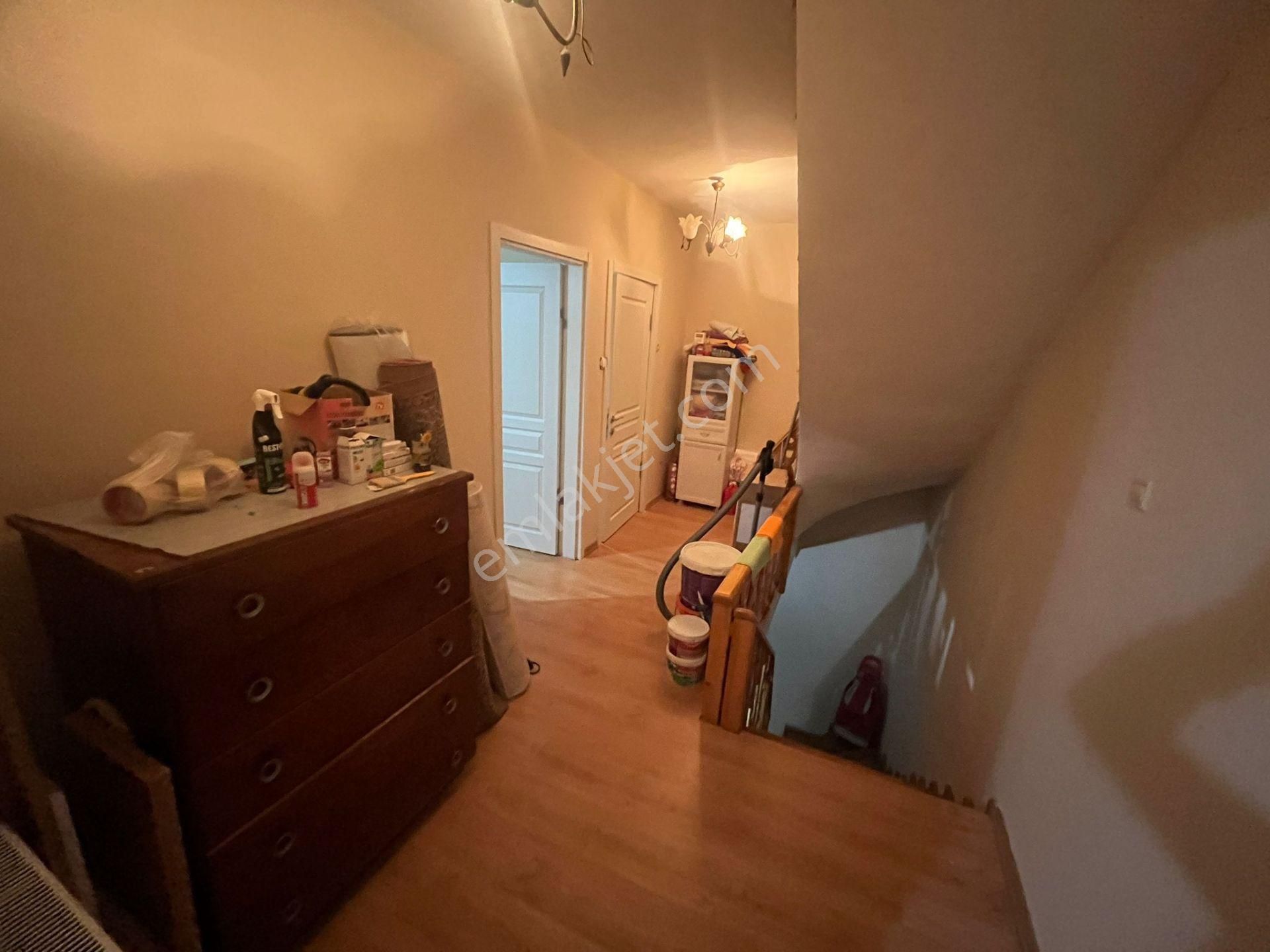 Karasu Sahilde Denize Sıfır Müstakil Bahçeli Satılık 4+1 Tripleks Villa - Görsel 22