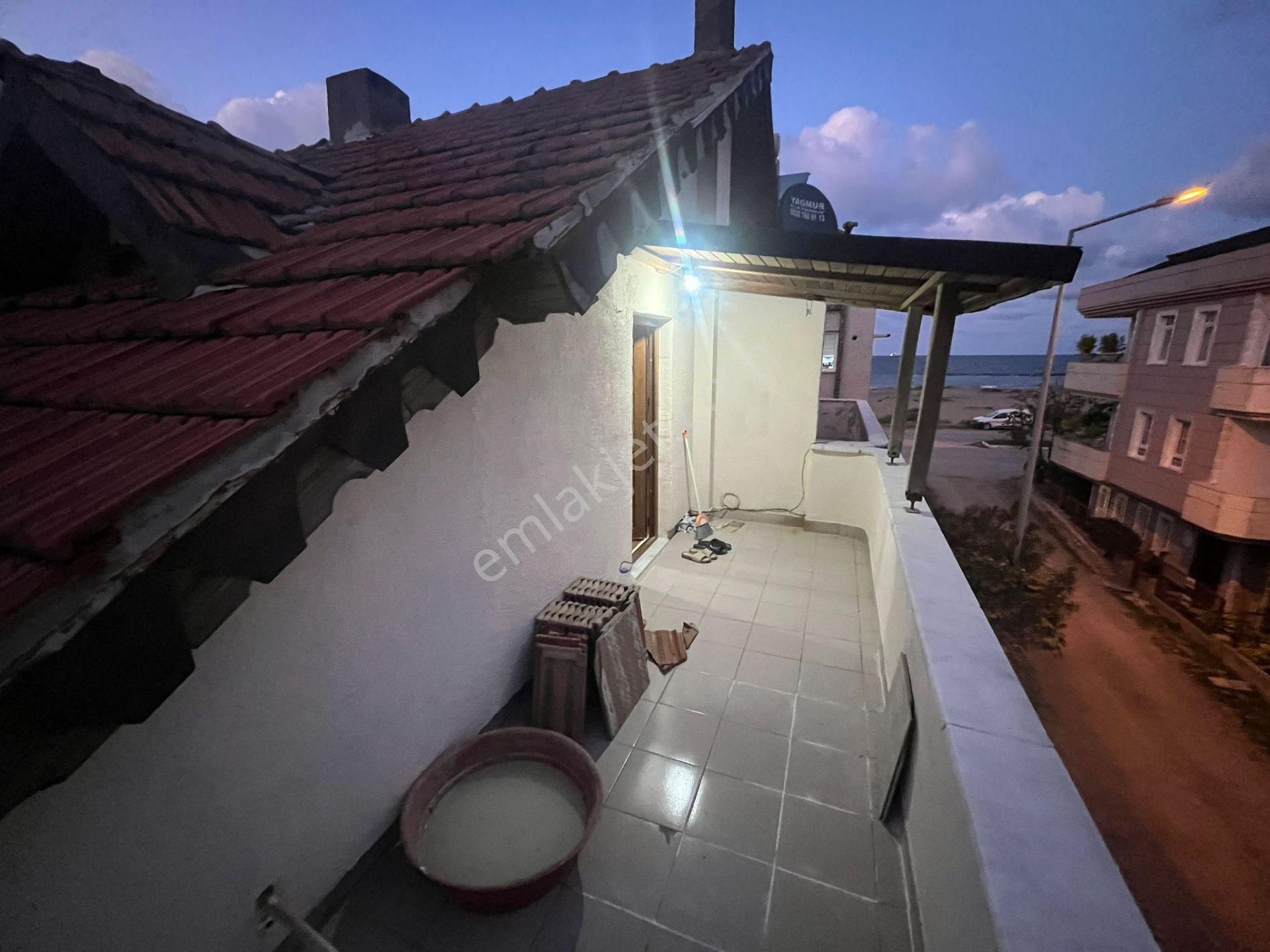 Karasu Sahilde Denize Sıfır Müstakil Bahçeli Satılık 4+1 Tripleks Villa - Görsel 32