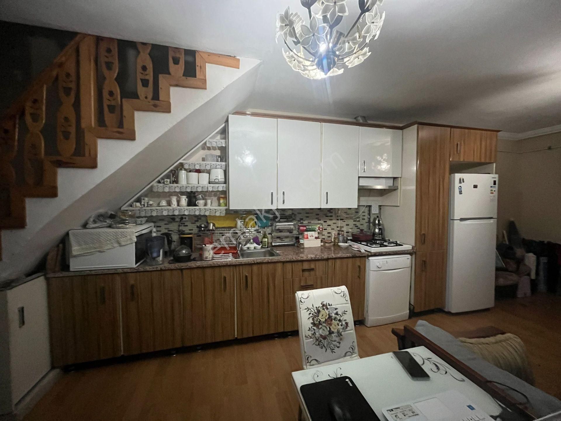 Karasu Sahilde Denize Sıfır Müstakil Bahçeli Satılık 4+1 Tripleks Villa - Görsel 15