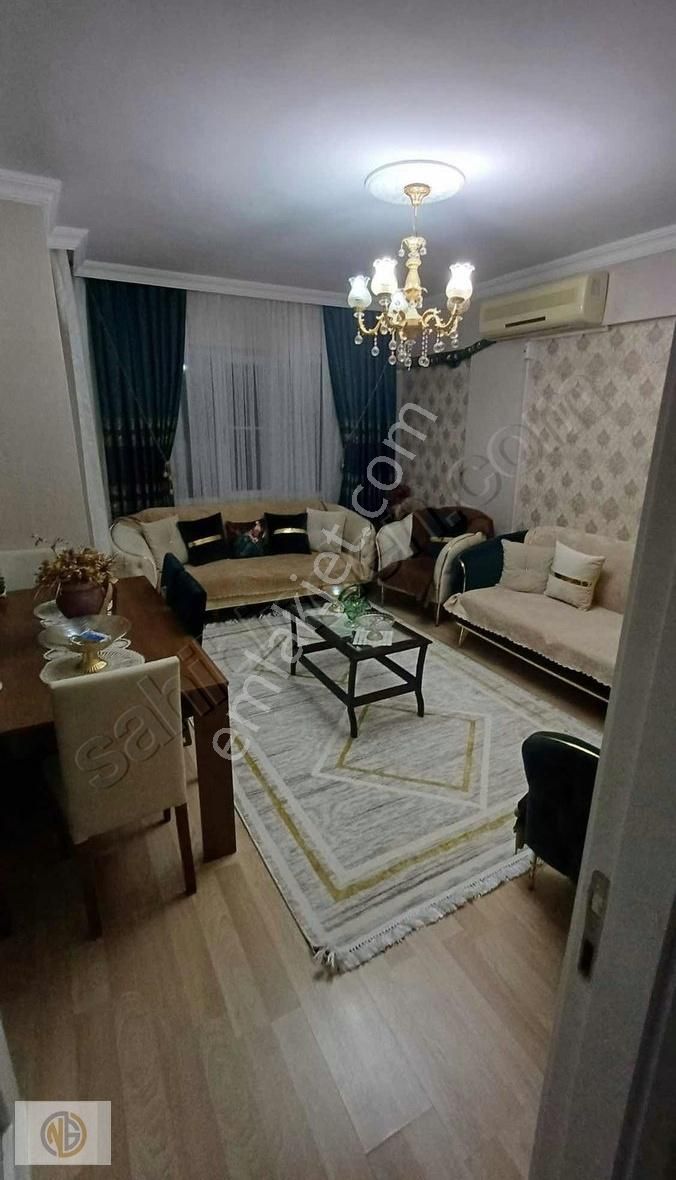 Abdülhamithanda Satılık Çift Balkonlu 2+1 Masrafsız Daire