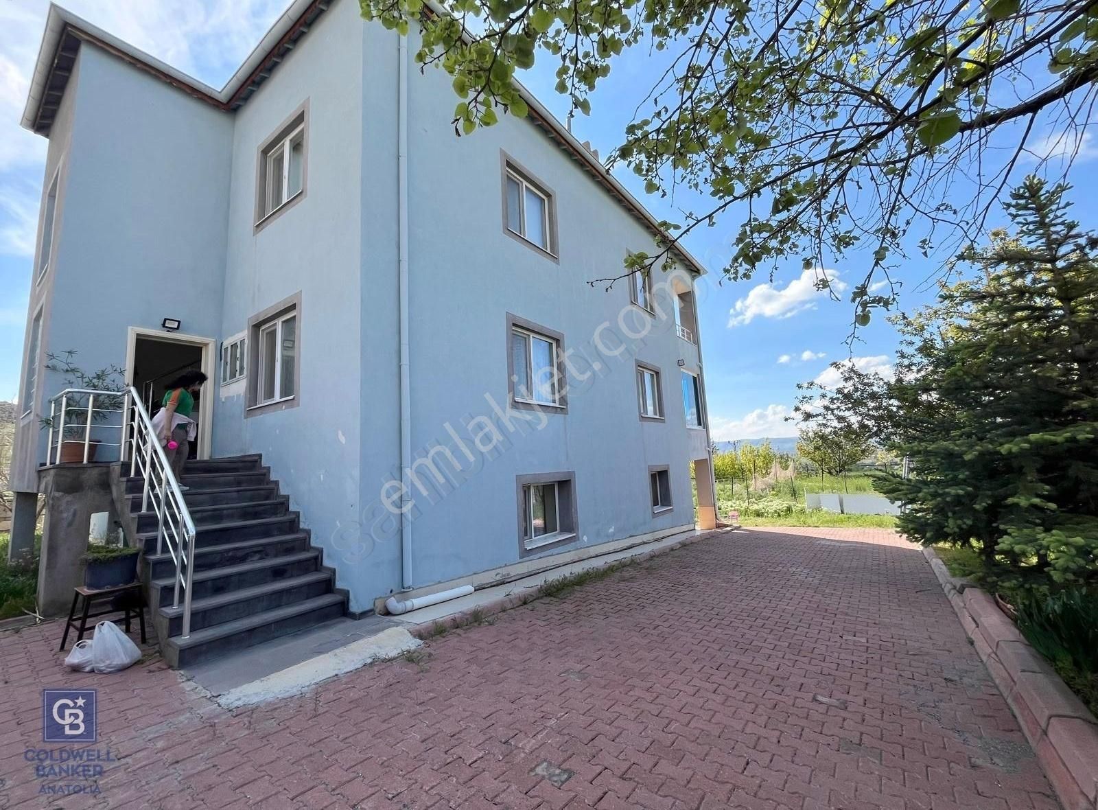 Gesi Yolu Üzeri Bağpınar'da 3 Katlı Harika Satılık Villa