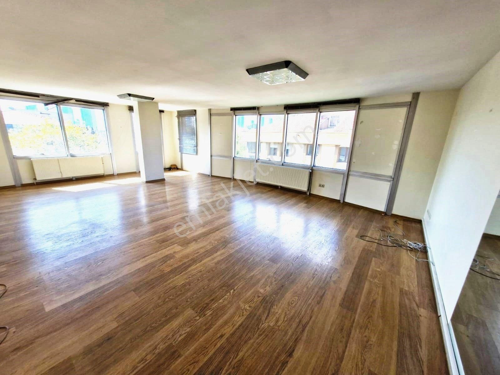 Ulus Adnan Saygun Caddesi Üzerinde Kiralık 250m2 Dublex Ofis Katı