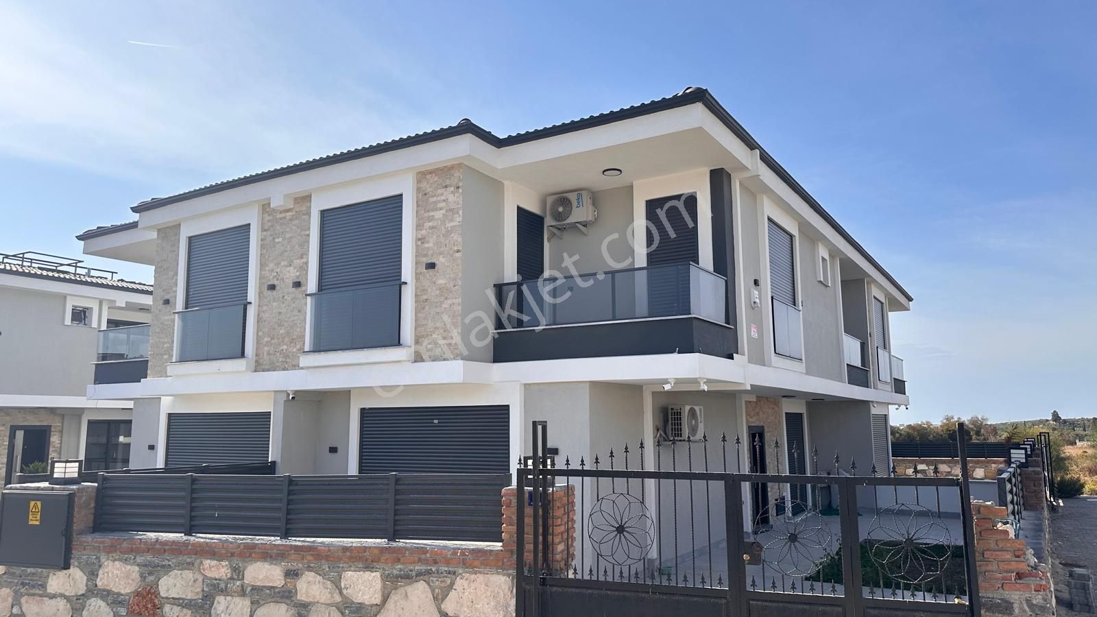 Aydın Didim Hisar Mahallesinde Satılık Havuzlu 3+1 Villa