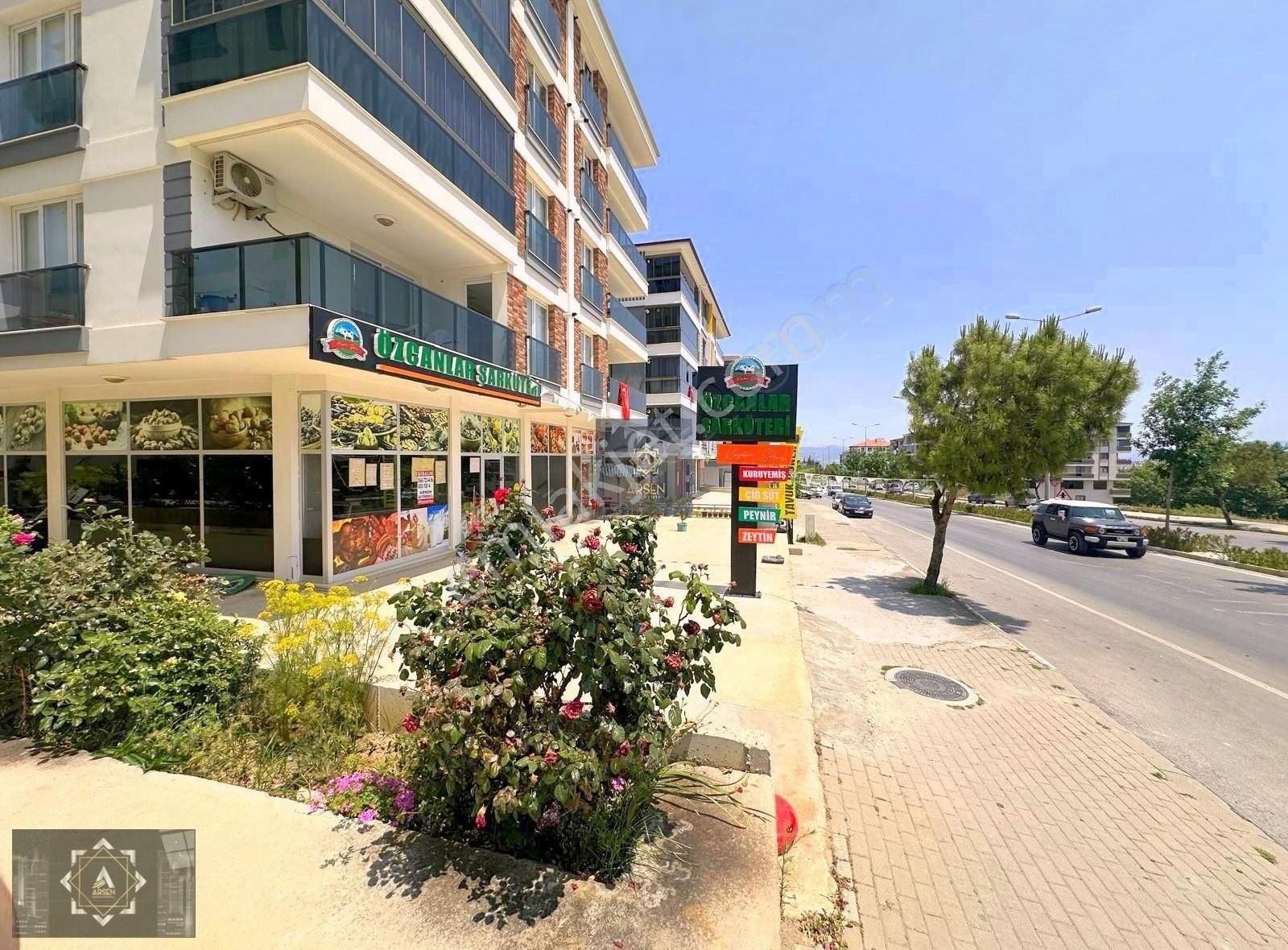 Arsenden Şemiklerde Gümüşler Bulvarı Üzeri 200m2 Kiralık Dükkan