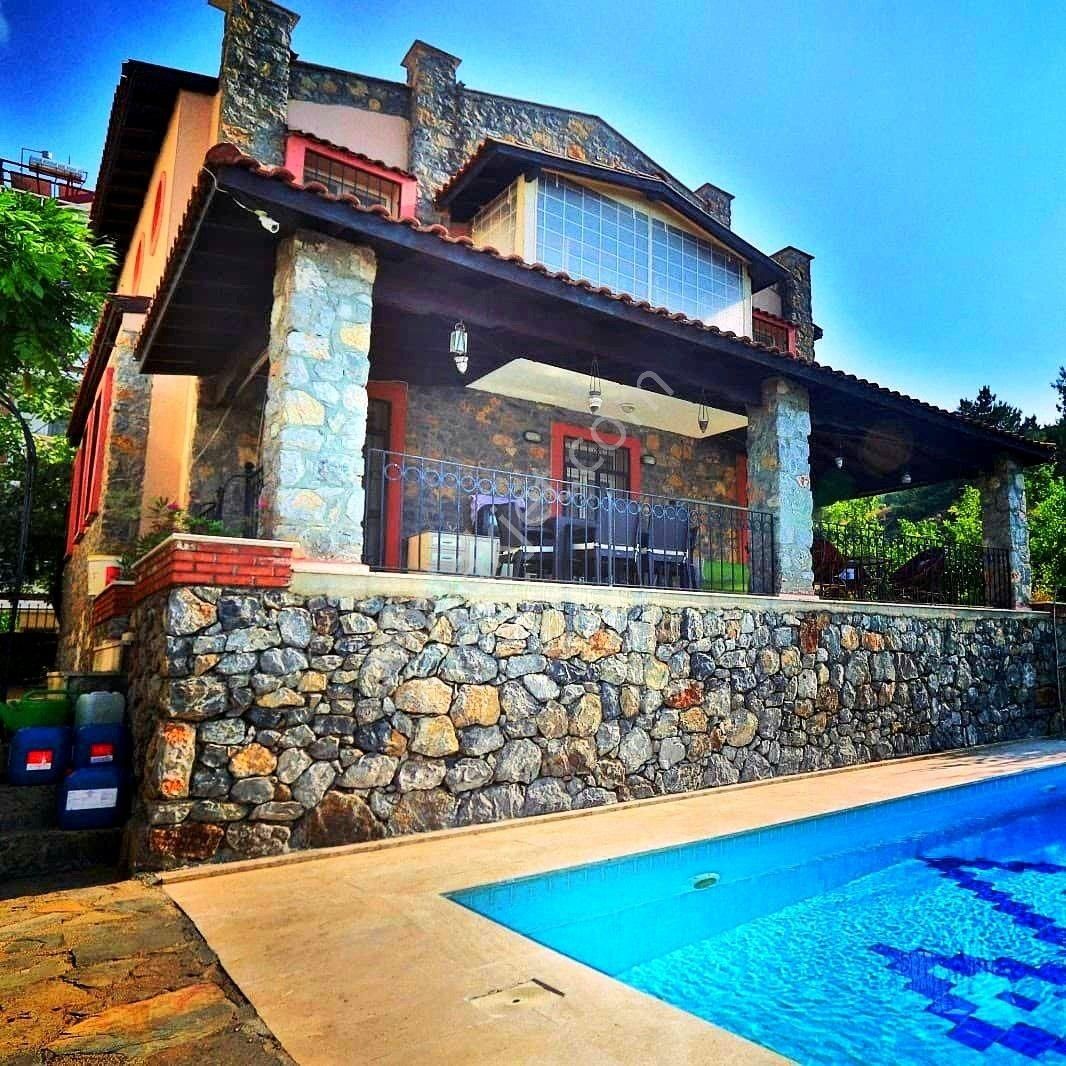 Goldhouse Dan Satılık Villa Havuzlu Müstakil 3+1