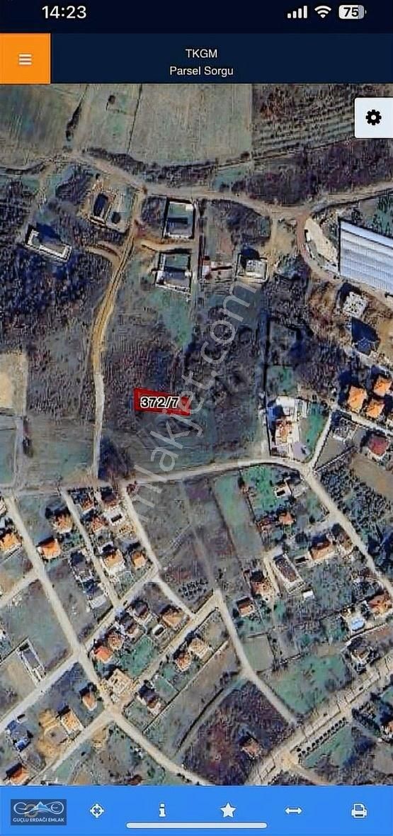 Satılık 688m² Arsa Kadıköy 'de Güçlü Erdağı Emlaktan